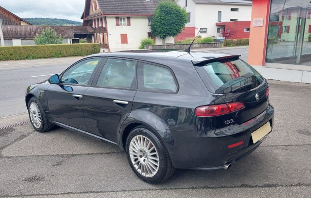 ALFA ROMEO 159 SW 2.4JTD Distinctive-image-2