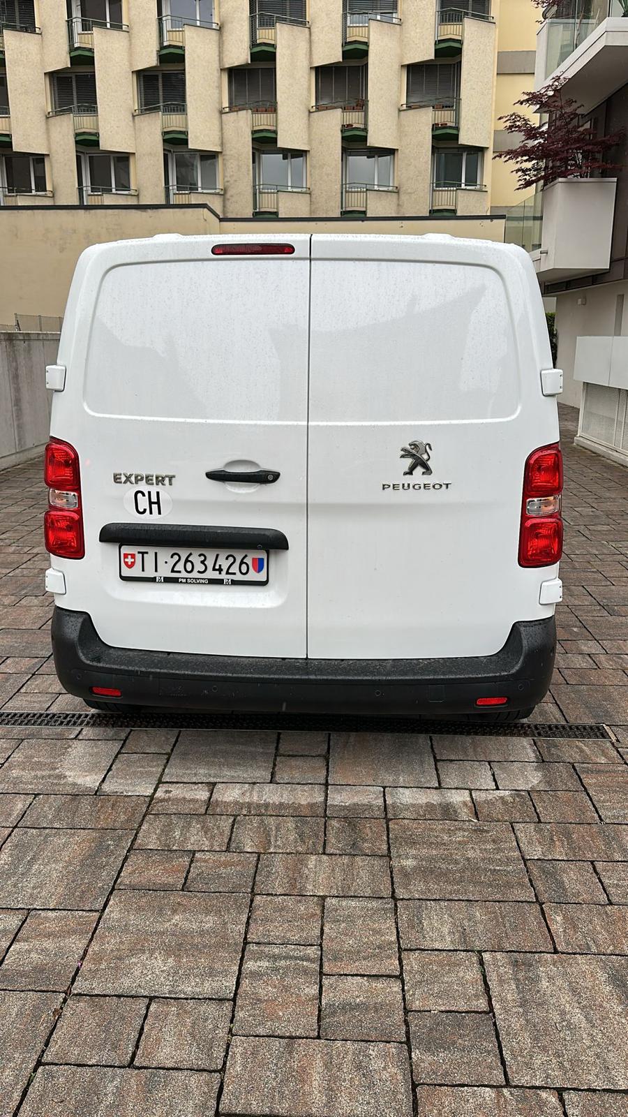 PEUGEOT 1.5 HDi 120 S&S Comfort Medium-image-2