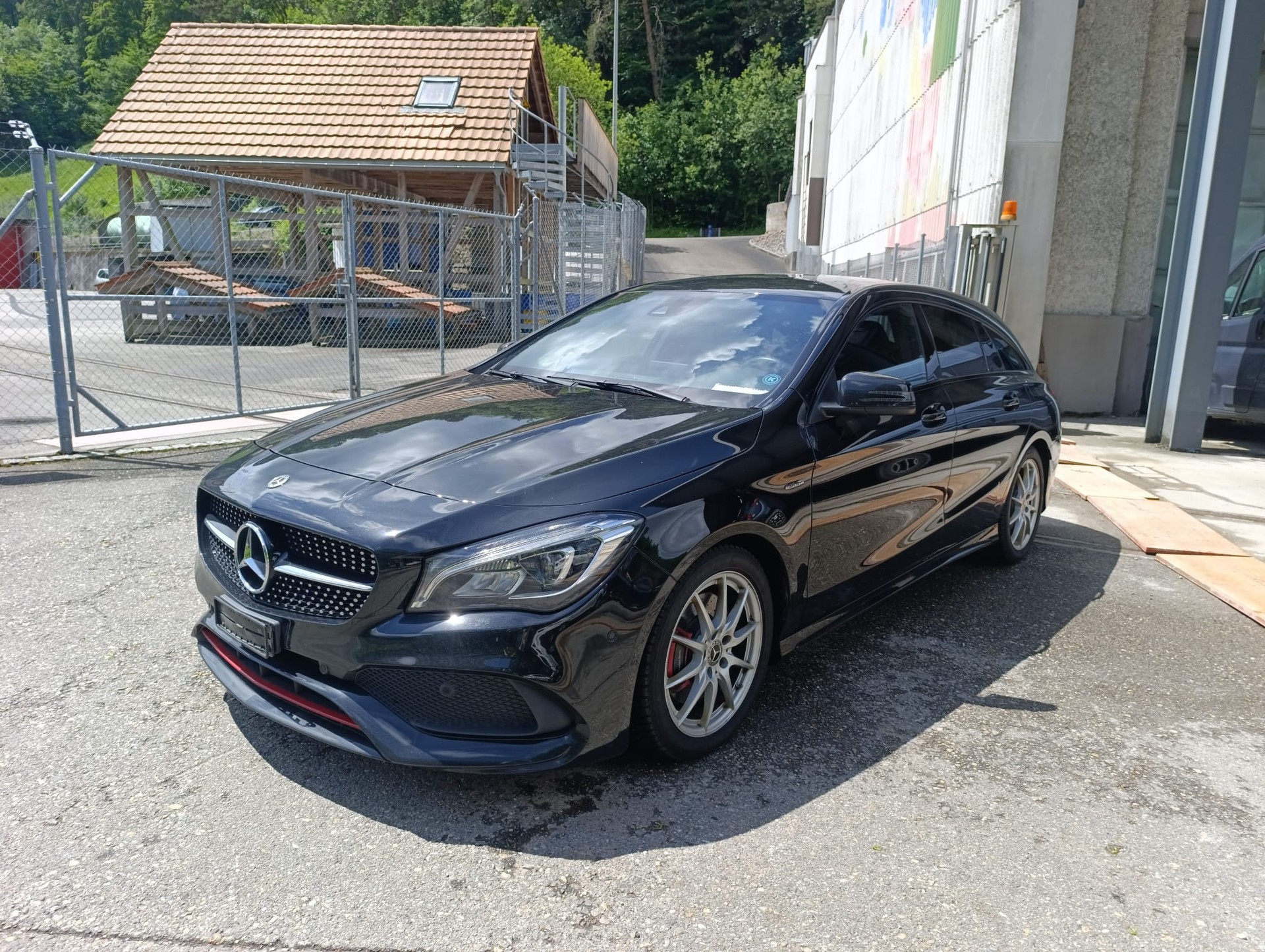 MERCEDES-BENZ CLA Shooting Brake 250 Sport 4Matic 7G-DCT-image-0