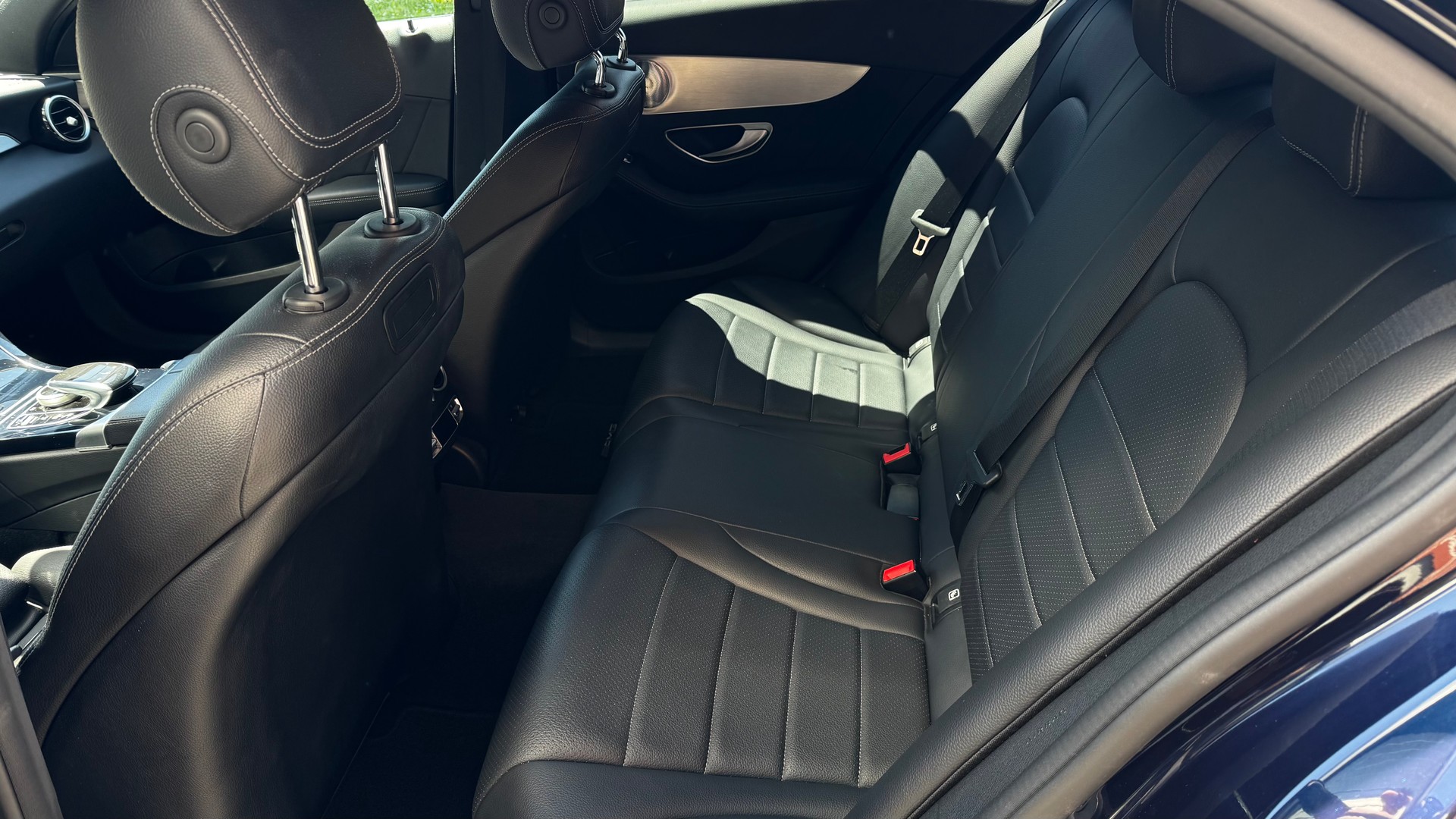 MERCEDES-BENZ C 400 AMG Line 4Matic 9G-Tronic-image-18