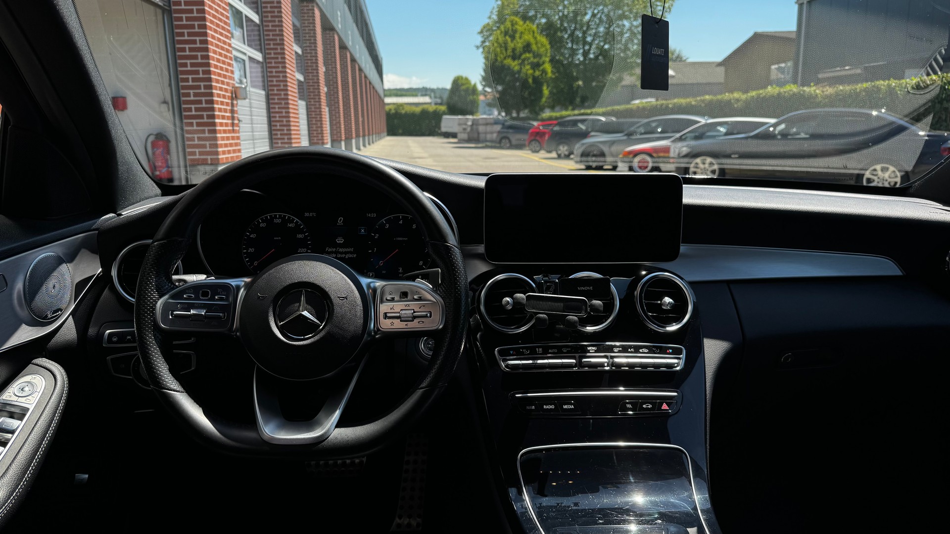MERCEDES-BENZ C 400 AMG Line 4Matic 9G-Tronic-image-17