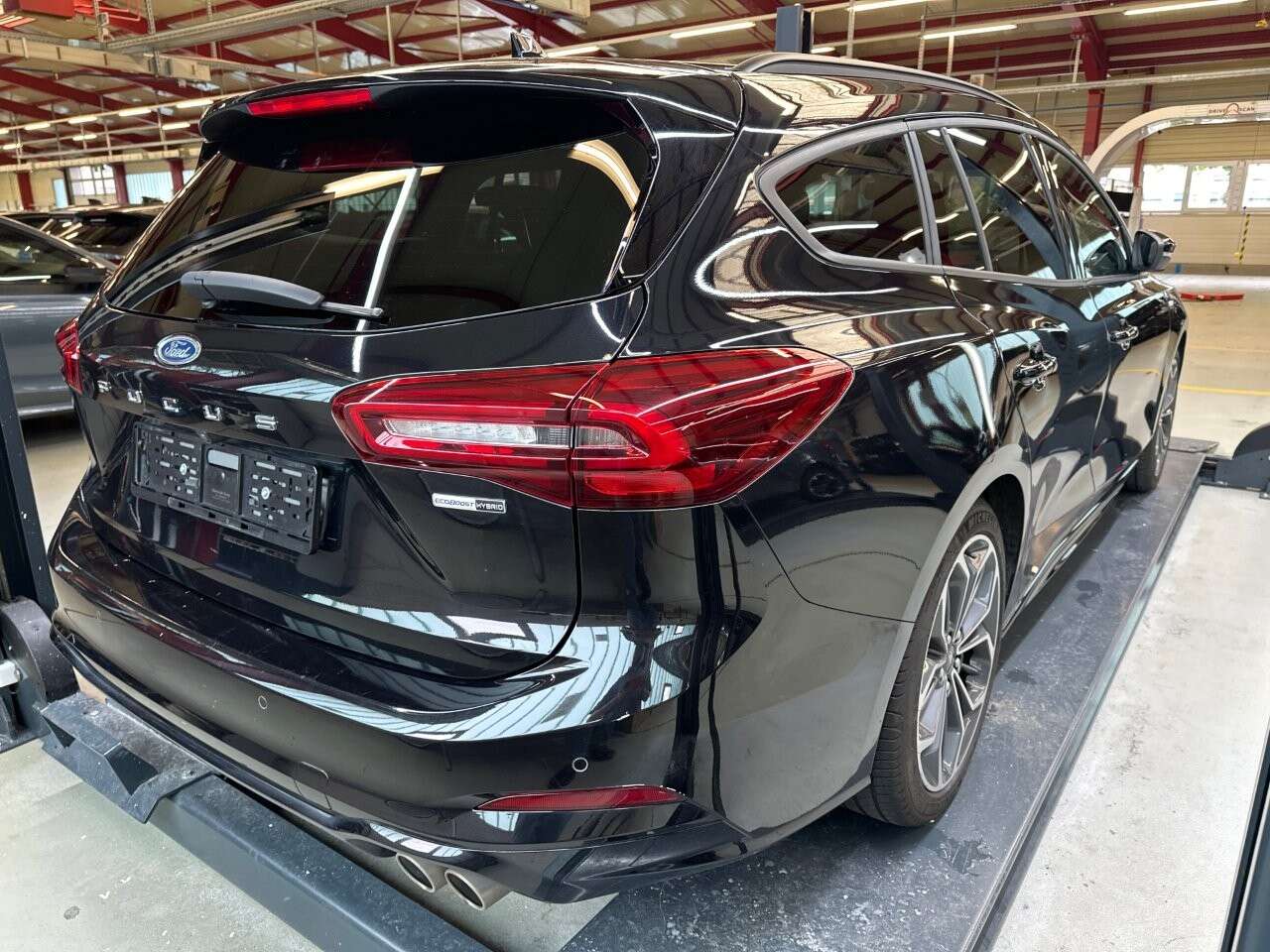 FORD Ford - Focus SW ST-Line X - 155 PS-image-3