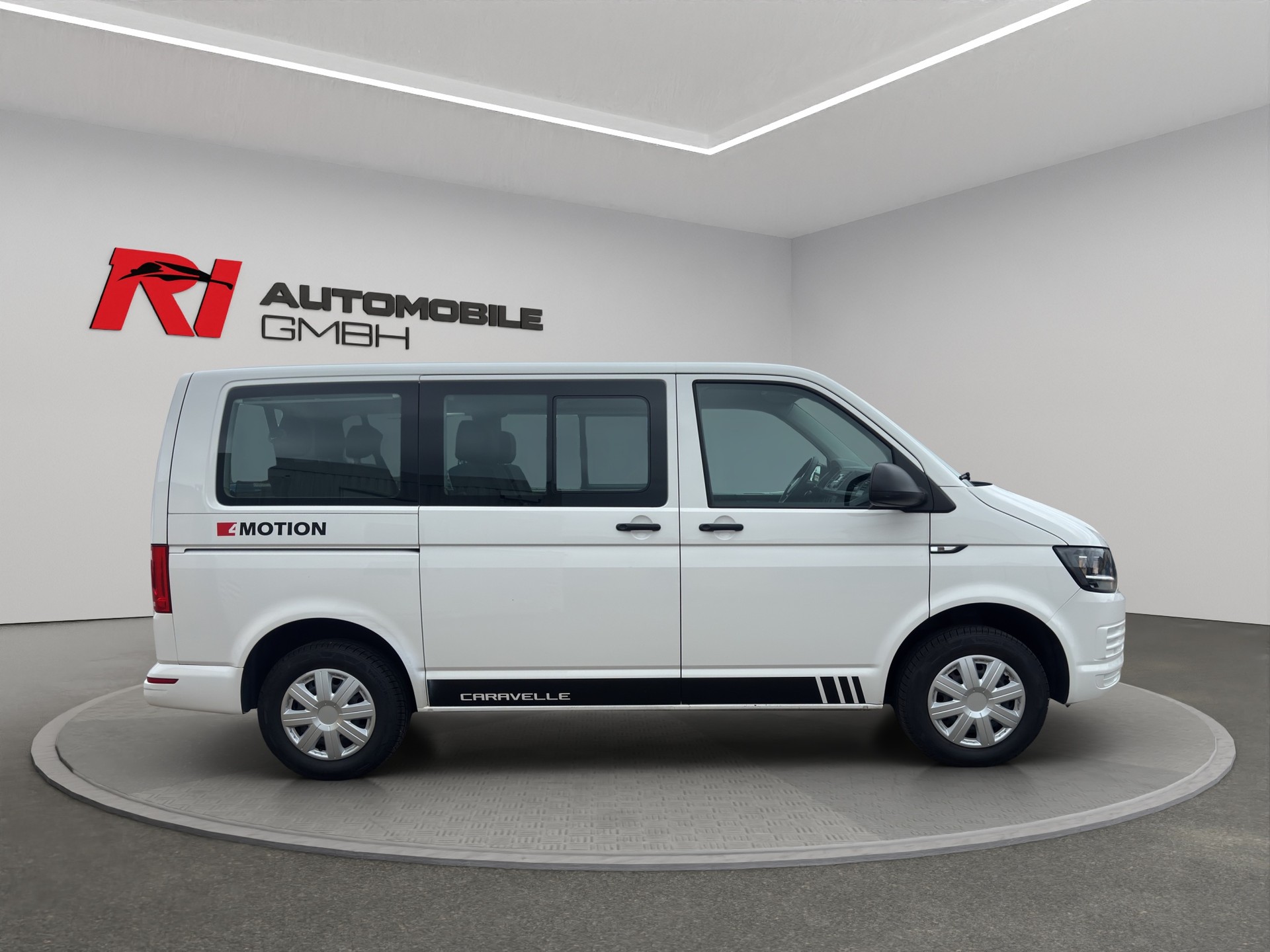 VW T6 2.0 TDI 4Motion Caravelle-image-6