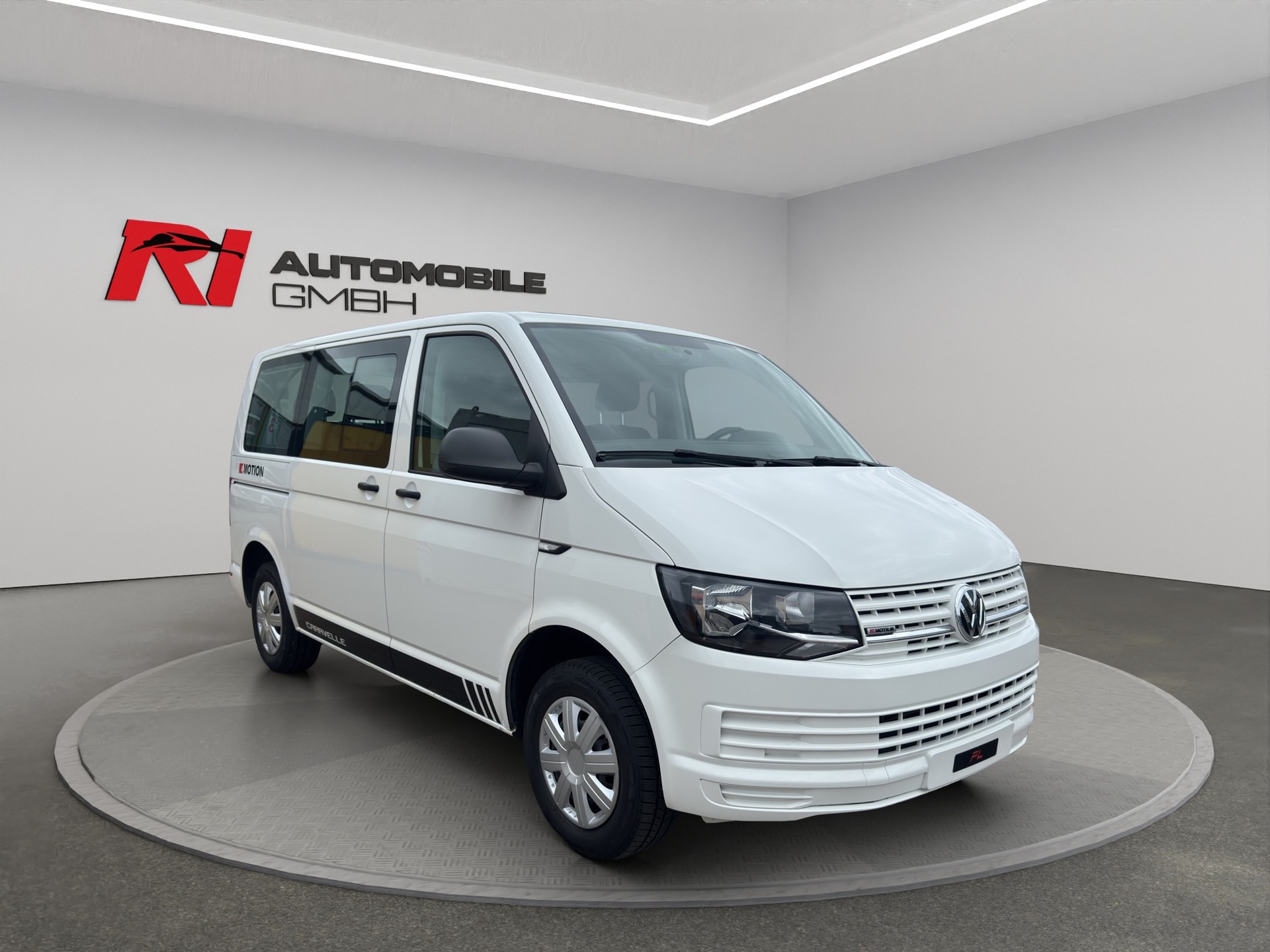 VW T6 2.0 TDI 4Motion Caravelle-image-7