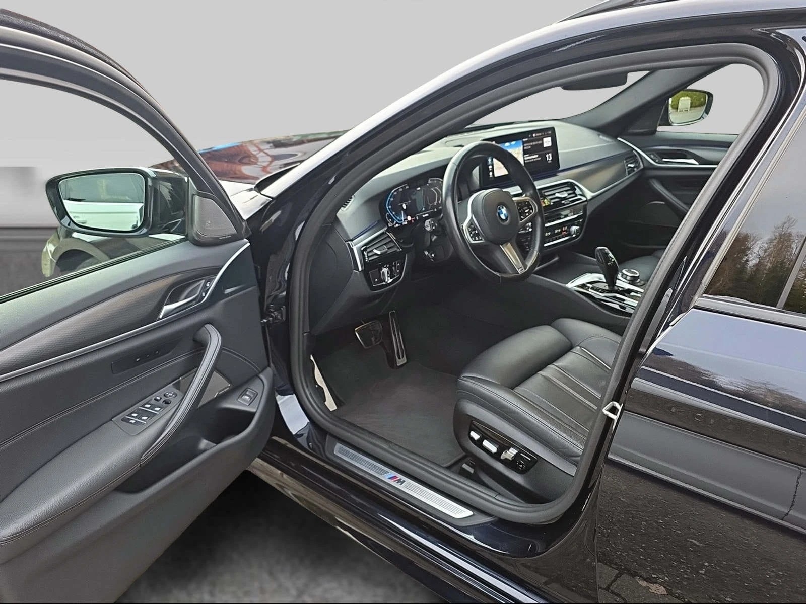 BMW 520d xDrive 48V Touring Pure M Sport Edition-image-5