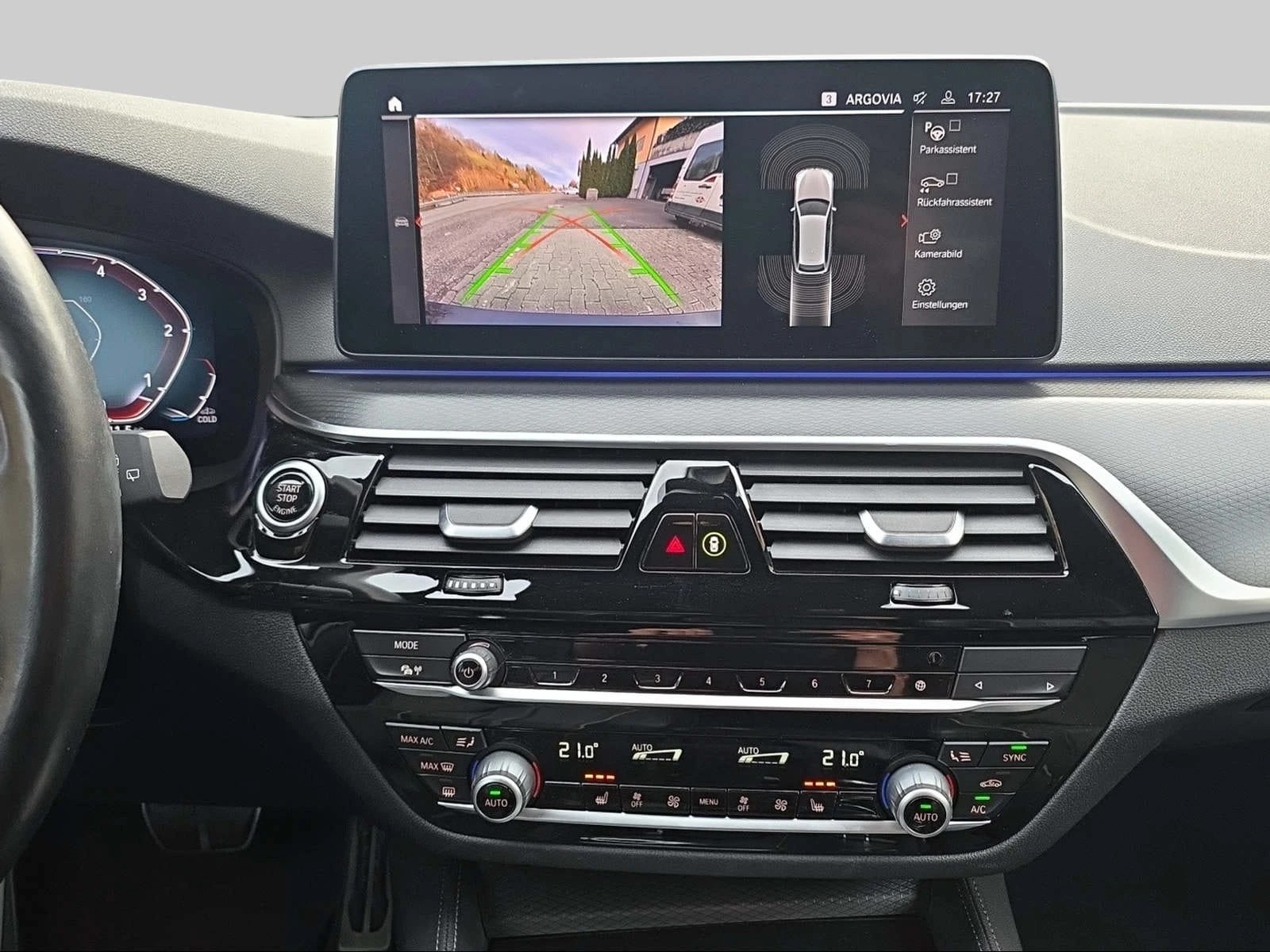 BMW 520d xDrive 48V Touring Pure M Sport Edition-image-10
