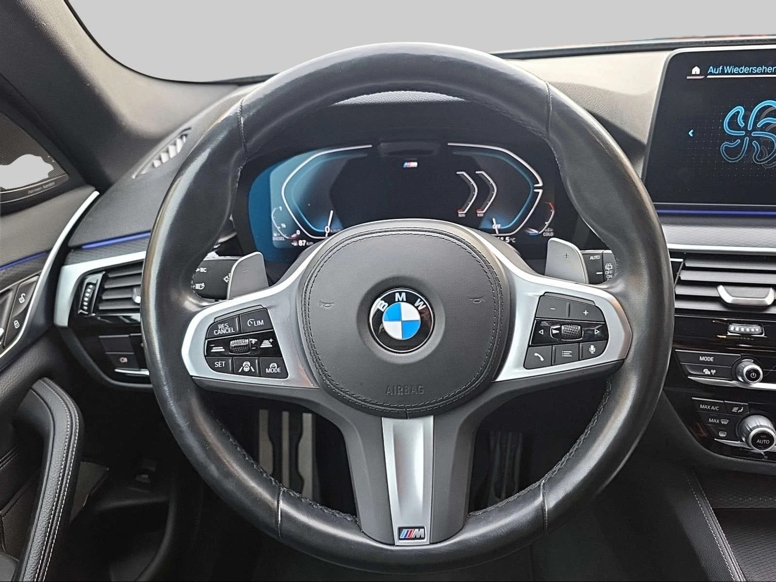 BMW 520d xDrive 48V Touring Pure M Sport Edition-image-9