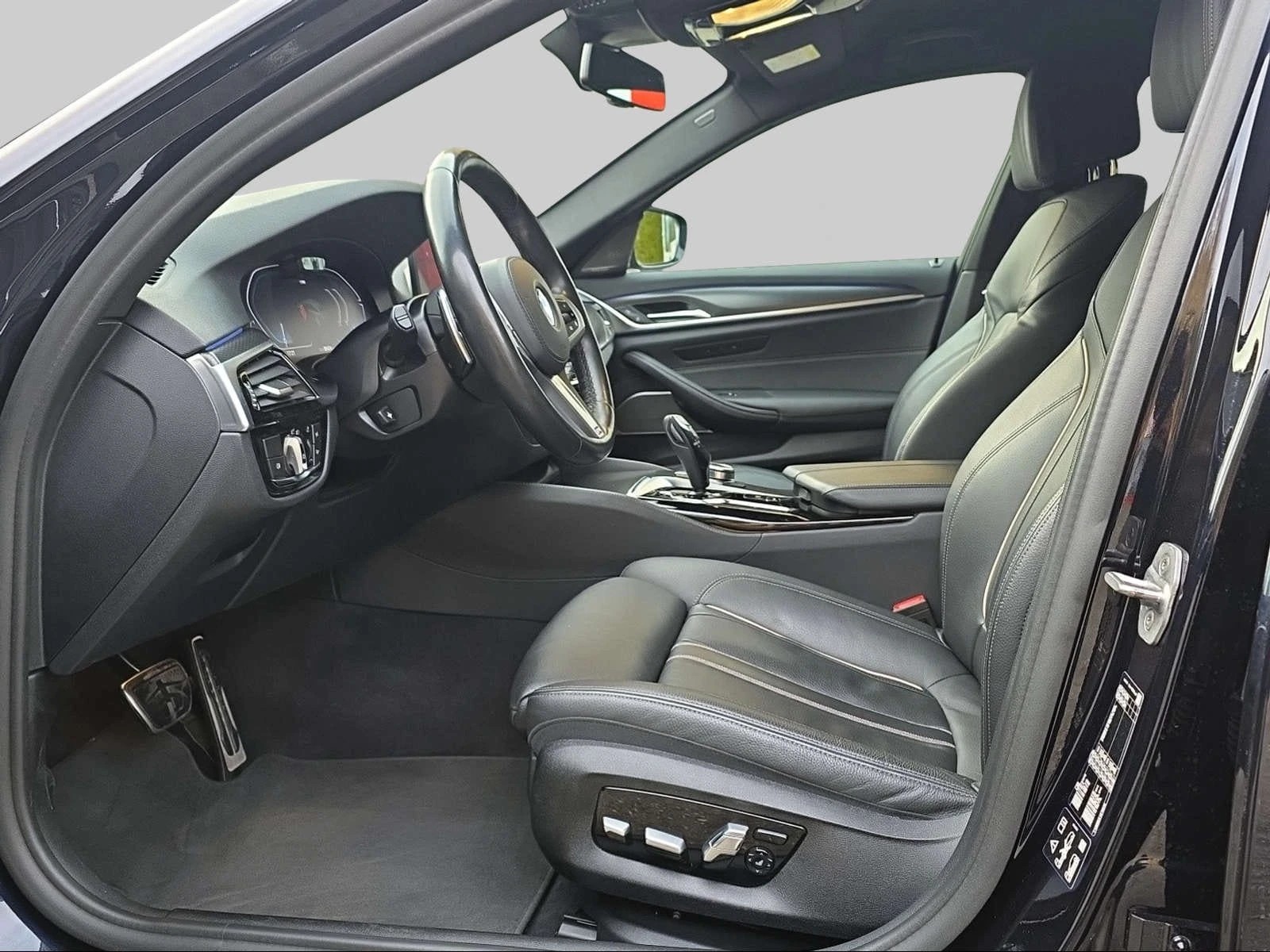 BMW 520d xDrive 48V Touring Pure M Sport Edition-image-7