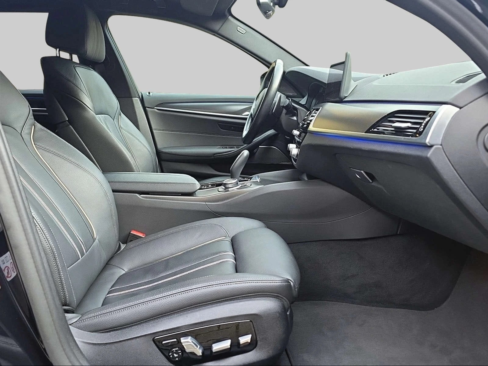 BMW 520d xDrive 48V Touring Pure M Sport Edition-image-13