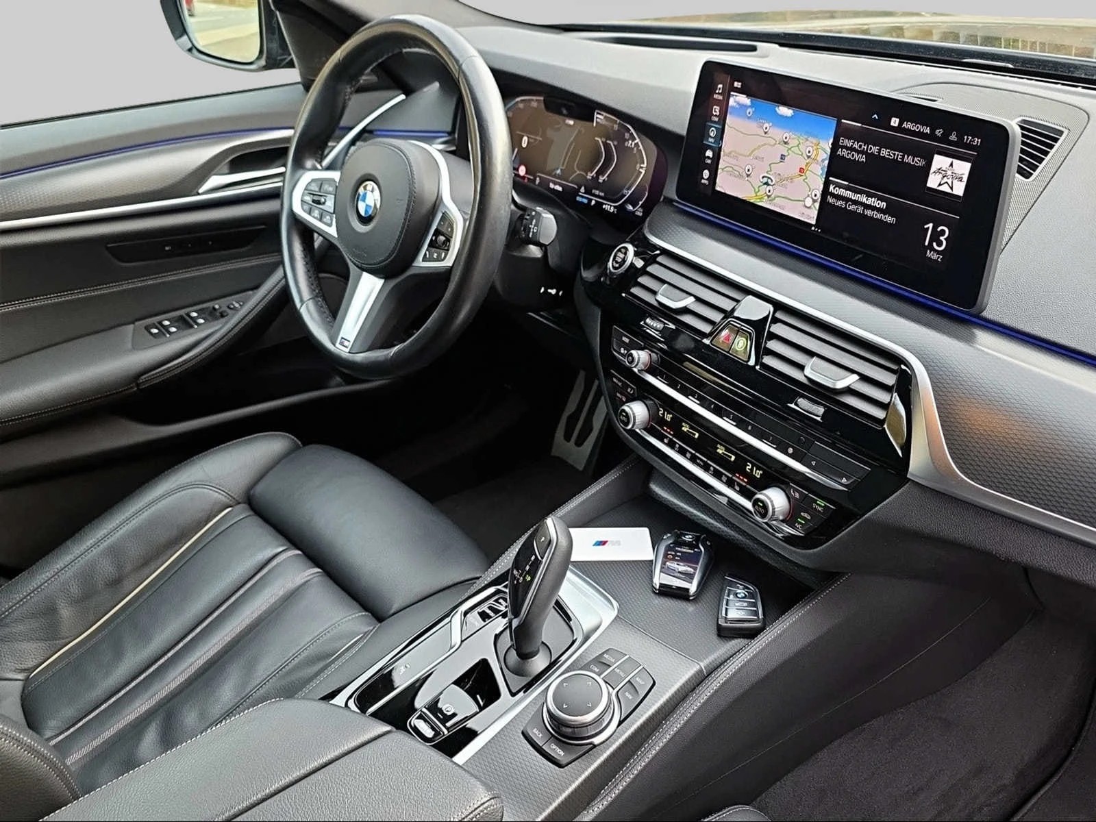 BMW 520d xDrive 48V Touring Pure M Sport Edition-image-12