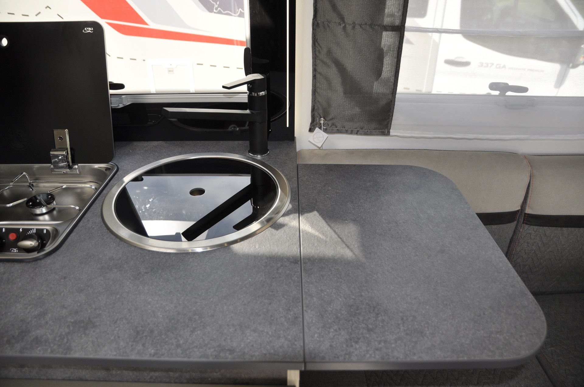 CHALLENGER 328 Graphite Edition-image-11
