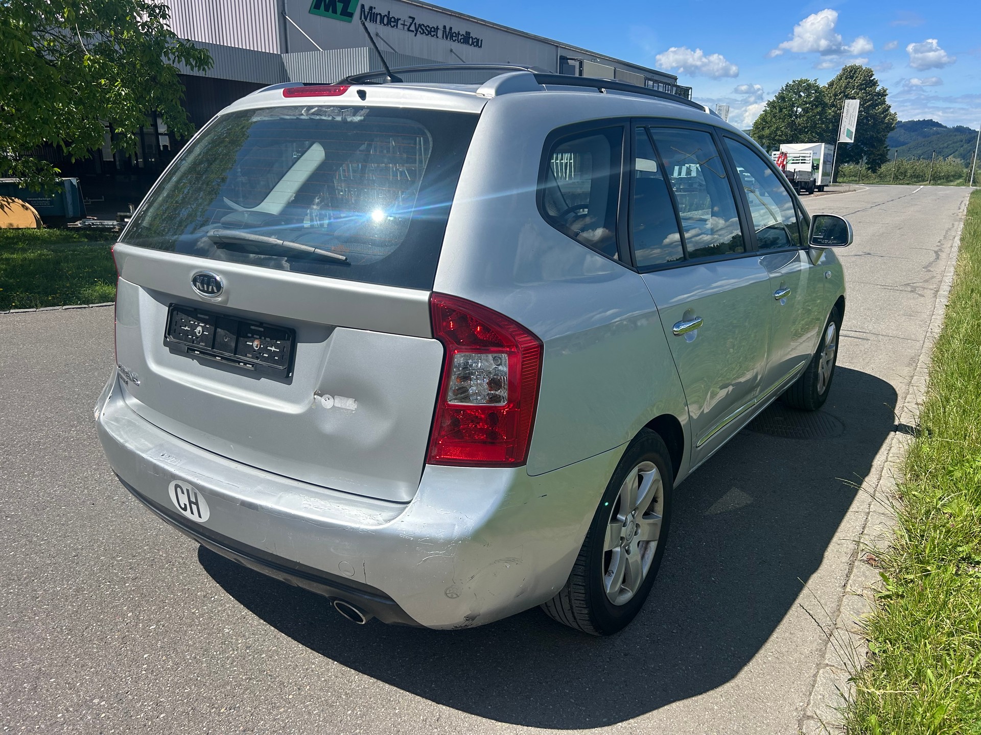 KIA Carens 2.0 CVVT Style-image-2