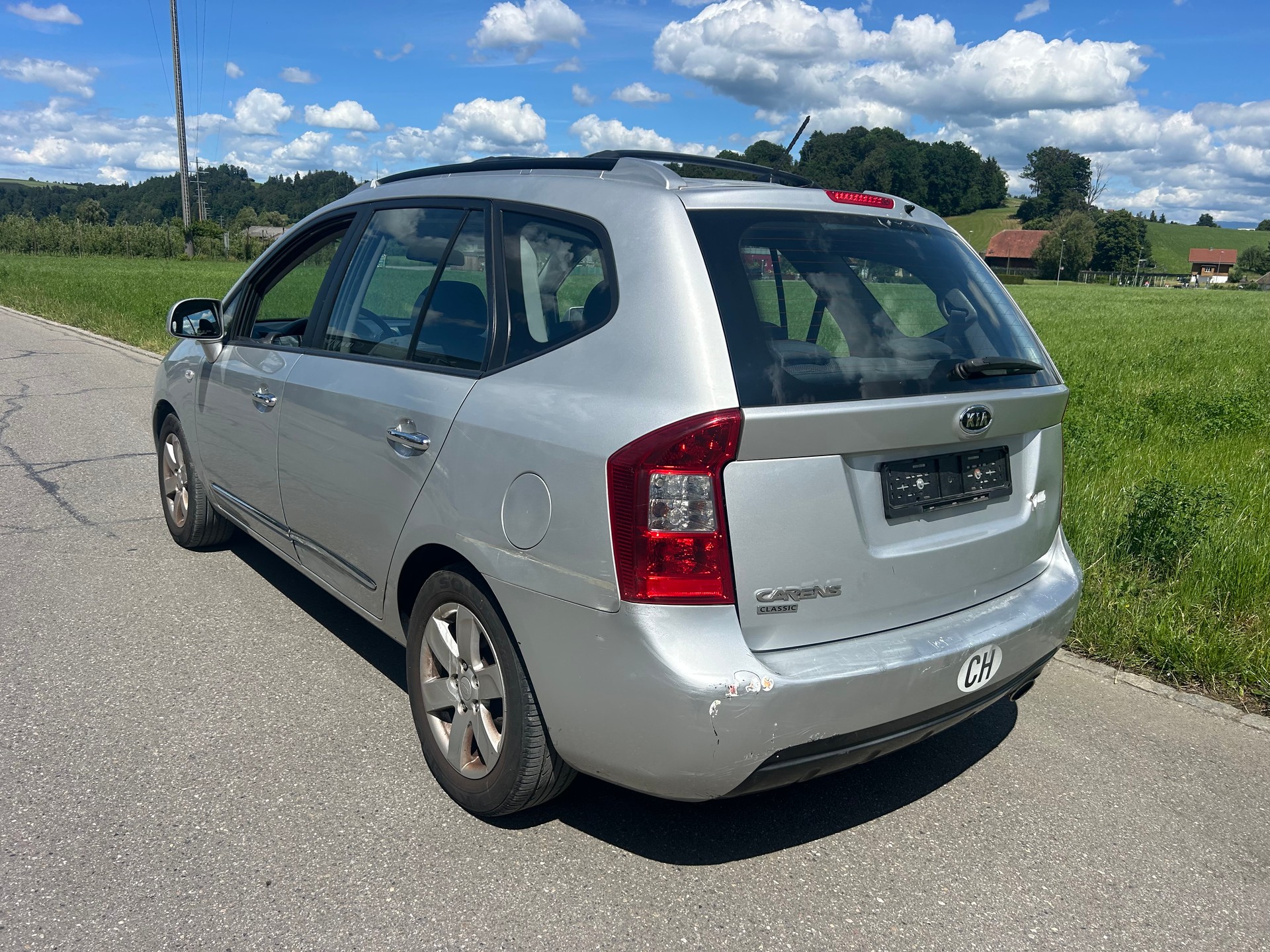 KIA Carens 2.0 CVVT Style-image-3