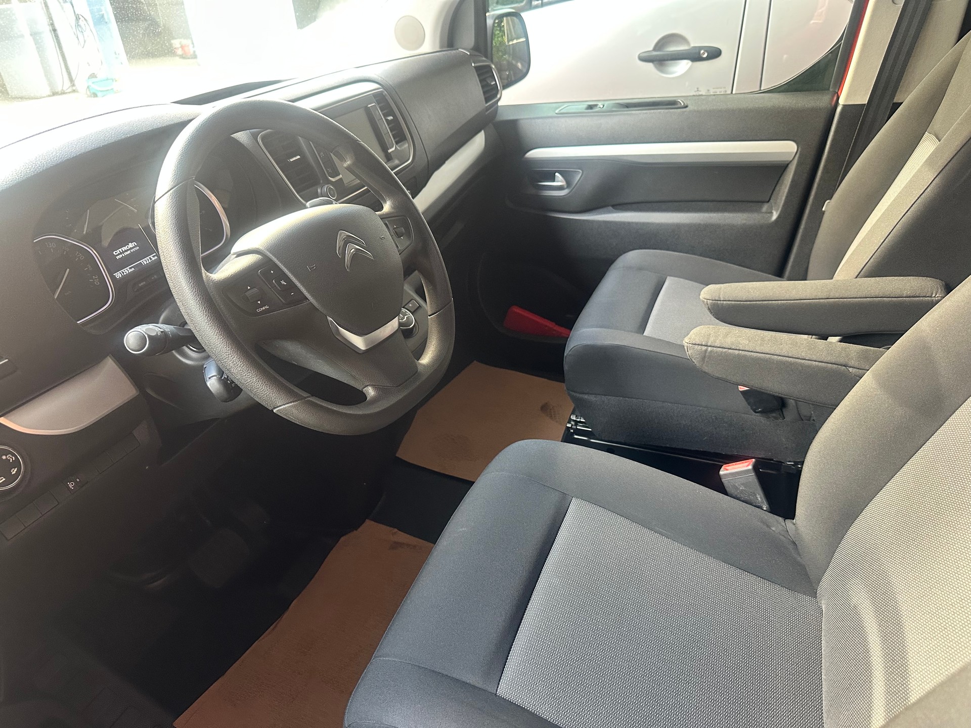CITROEN Spacetourer EO 2.0 BlueHDi Business XL EAT8-image-5