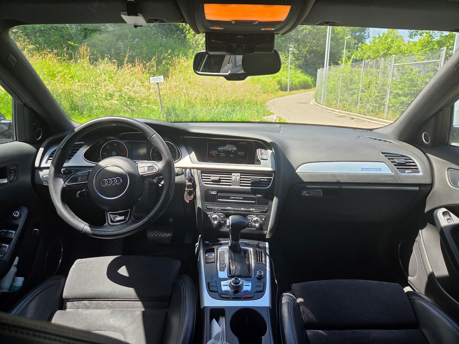 AUDI 2.0 TDI 177 quattro S-Tronic-image-2