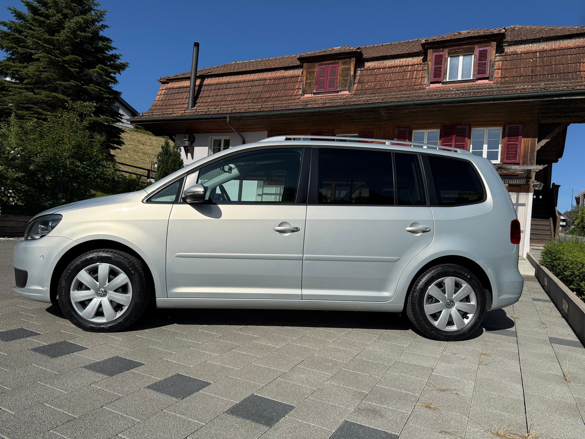 VW Touran 1.6 TDI Comfortline DSG-image-3