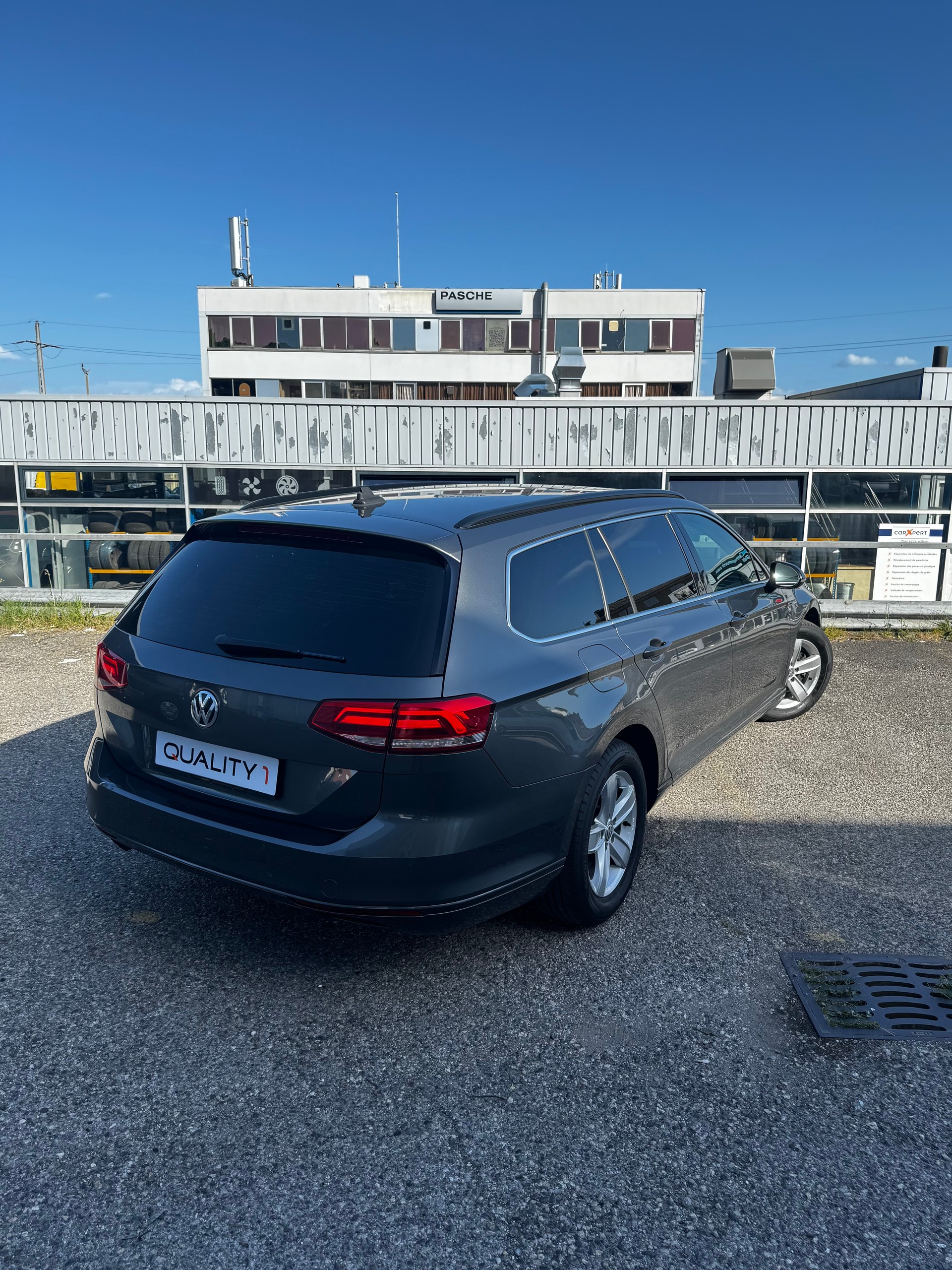 VW Passat Variant 2.0 TDI BMT Comfortline DSG 4Motion-image-3