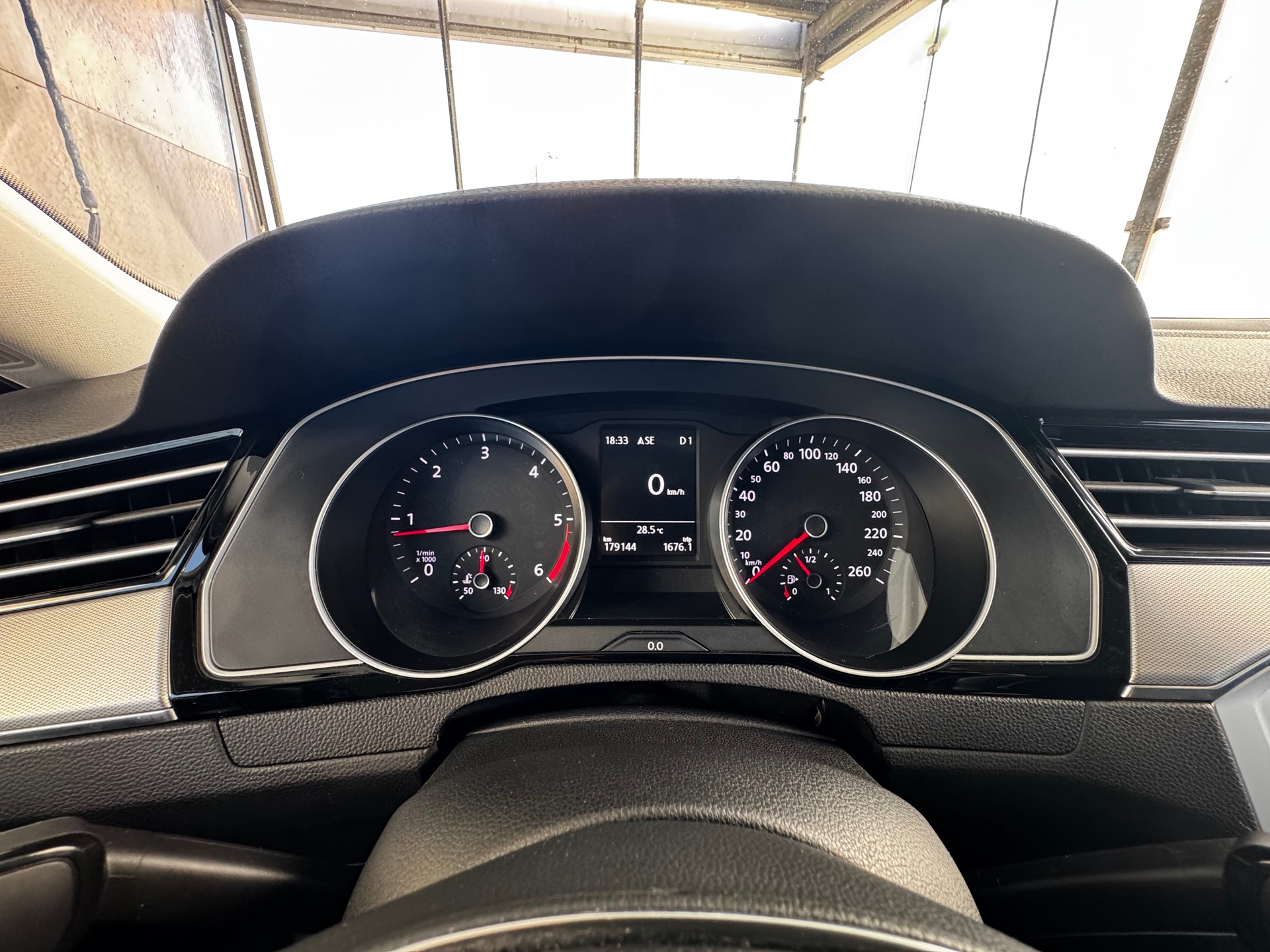 VW Passat Variant 2.0 TDI BMT Comfortline DSG 4Motion-image-11