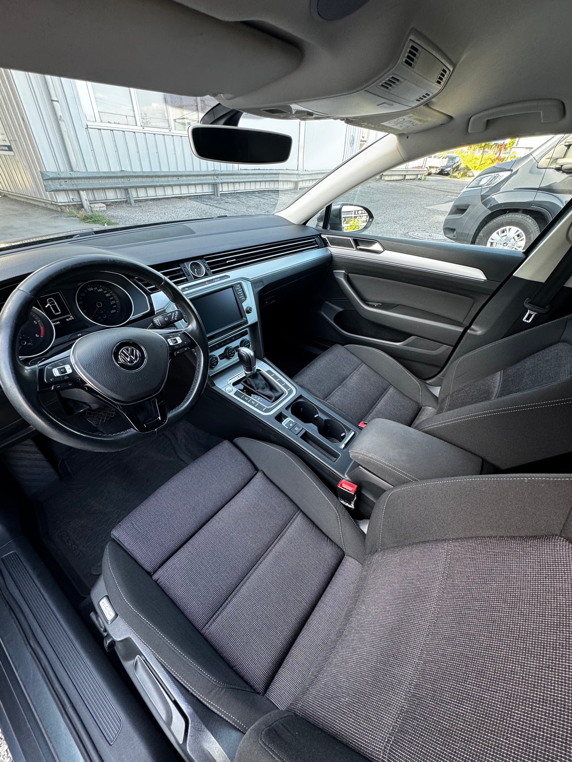 VW Passat Variant 2.0 TDI BMT Comfortline DSG 4Motion-image-7
