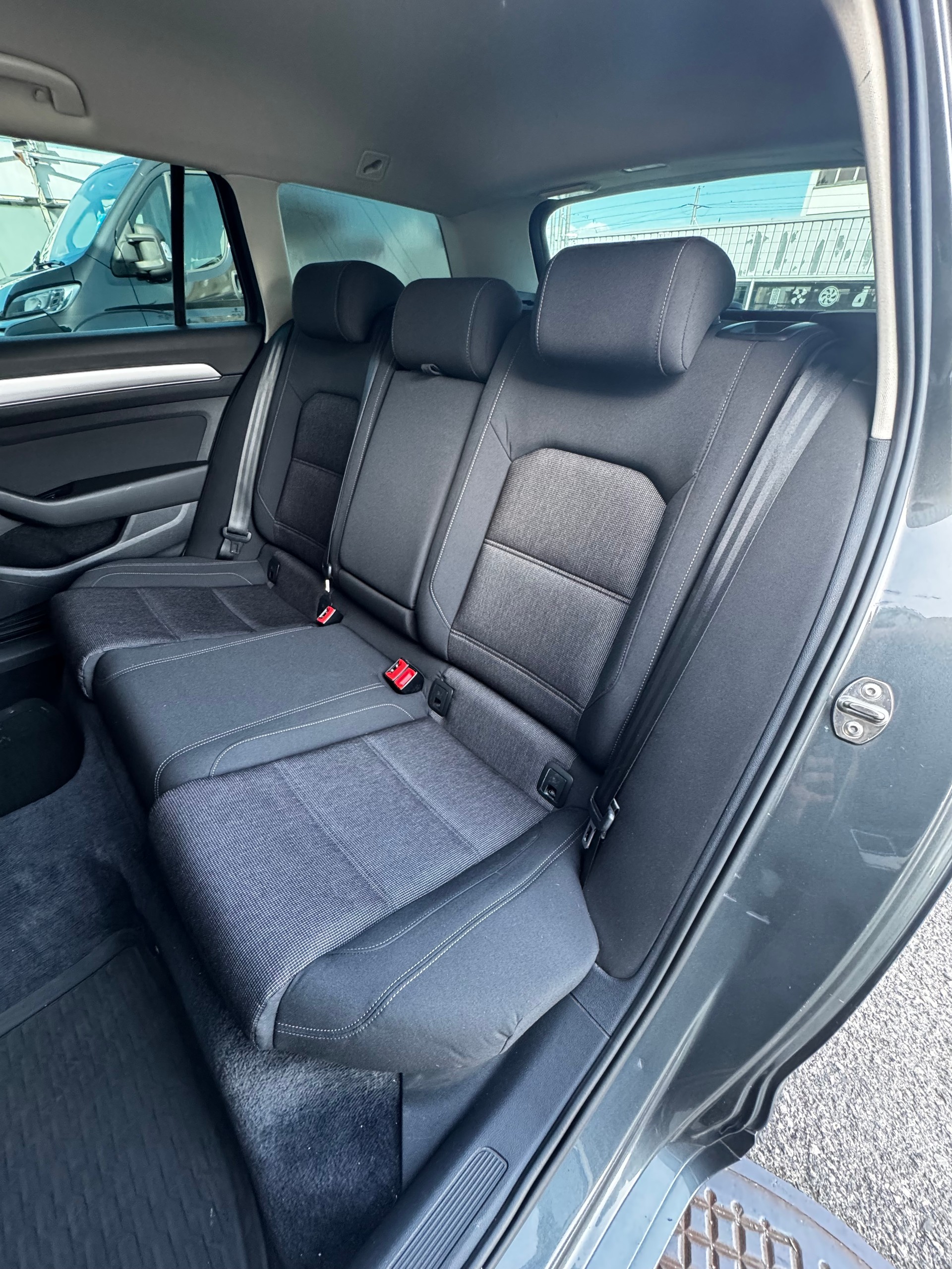 VW Passat Variant 2.0 TDI BMT Comfortline DSG 4Motion-image-12