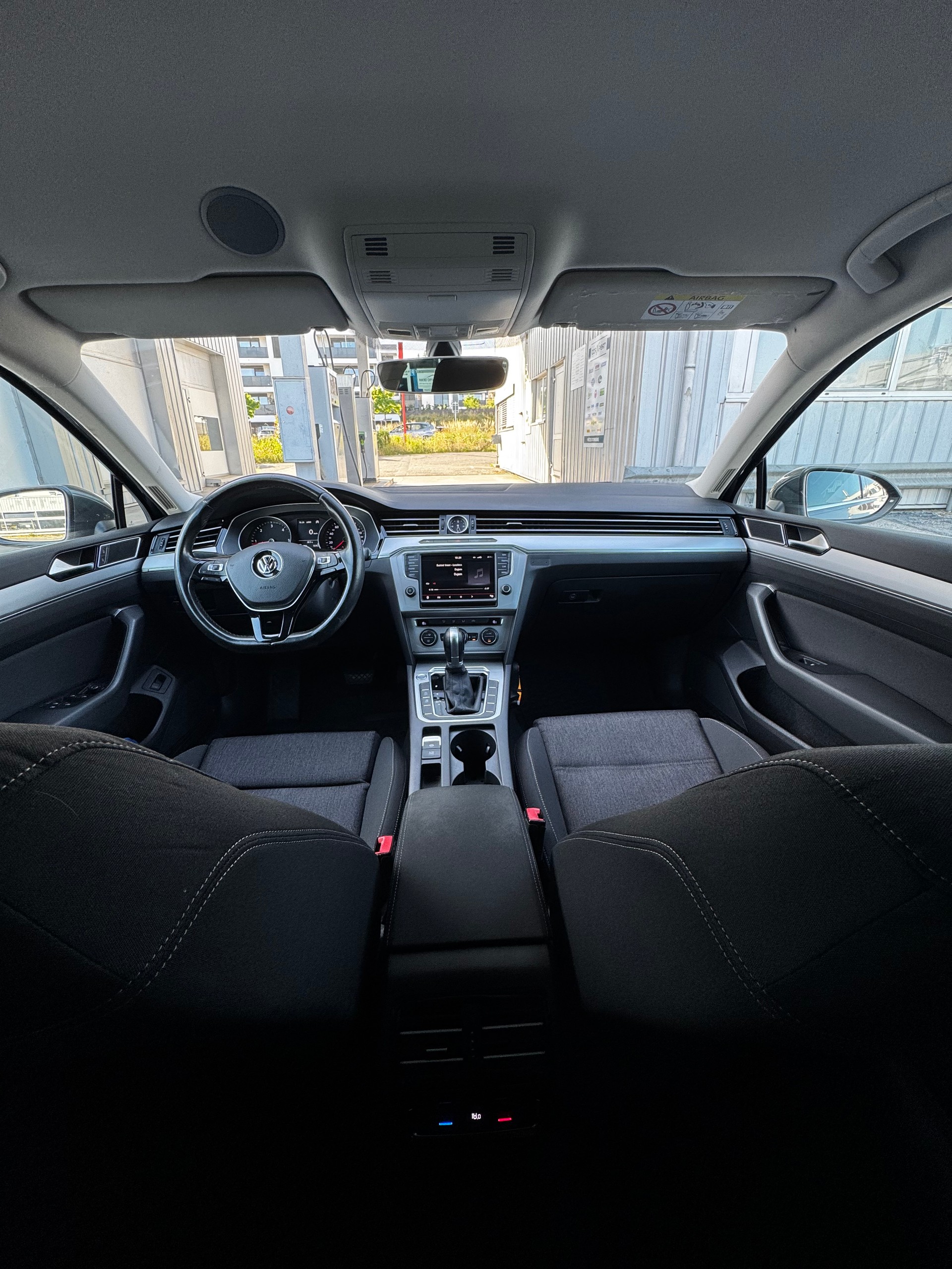 VW Passat Variant 2.0 TDI BMT Comfortline DSG 4Motion-image-8