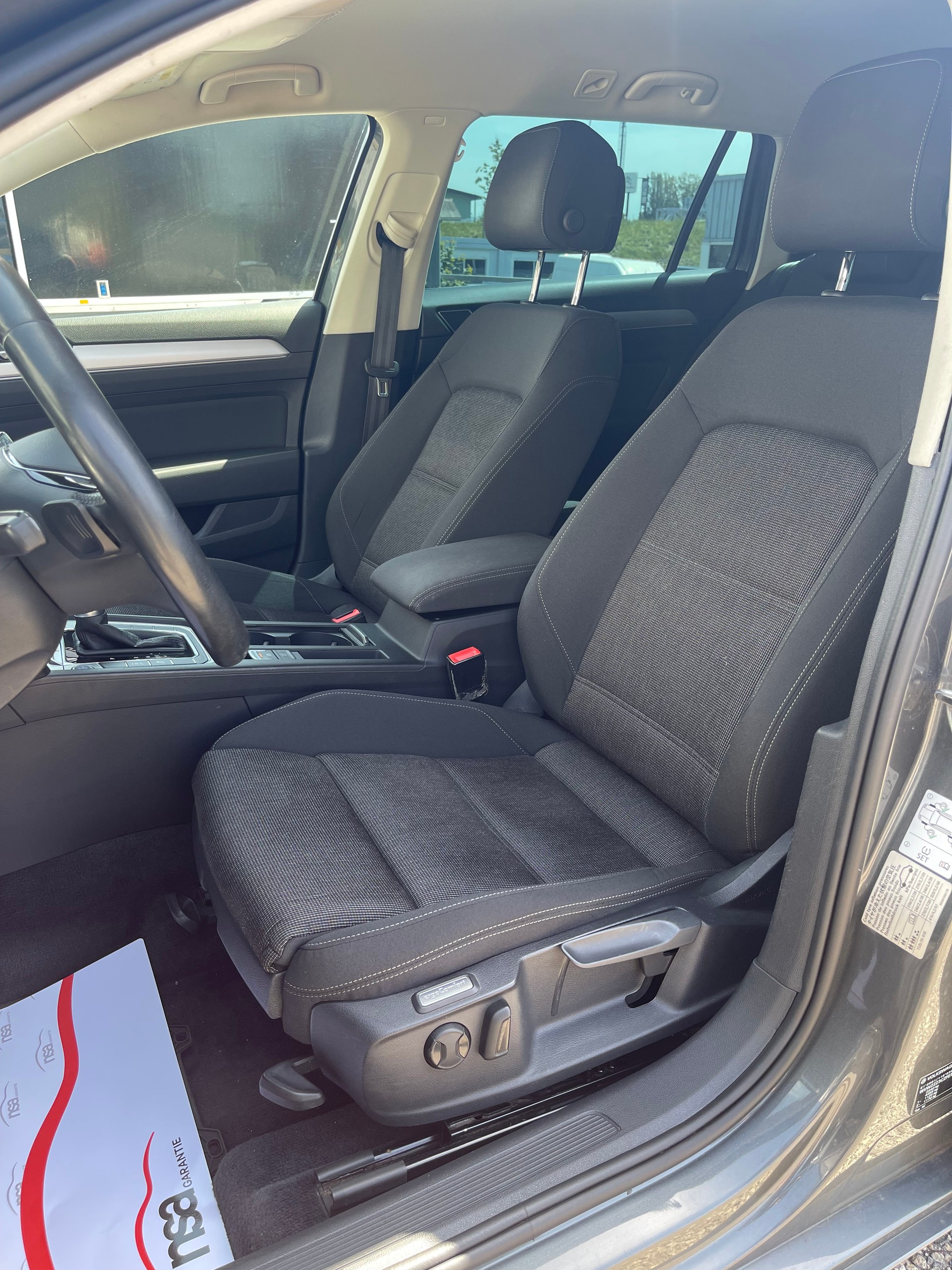 VW Passat Variant 2.0 TDI BMT Comfortline DSG 4Motion-image-8