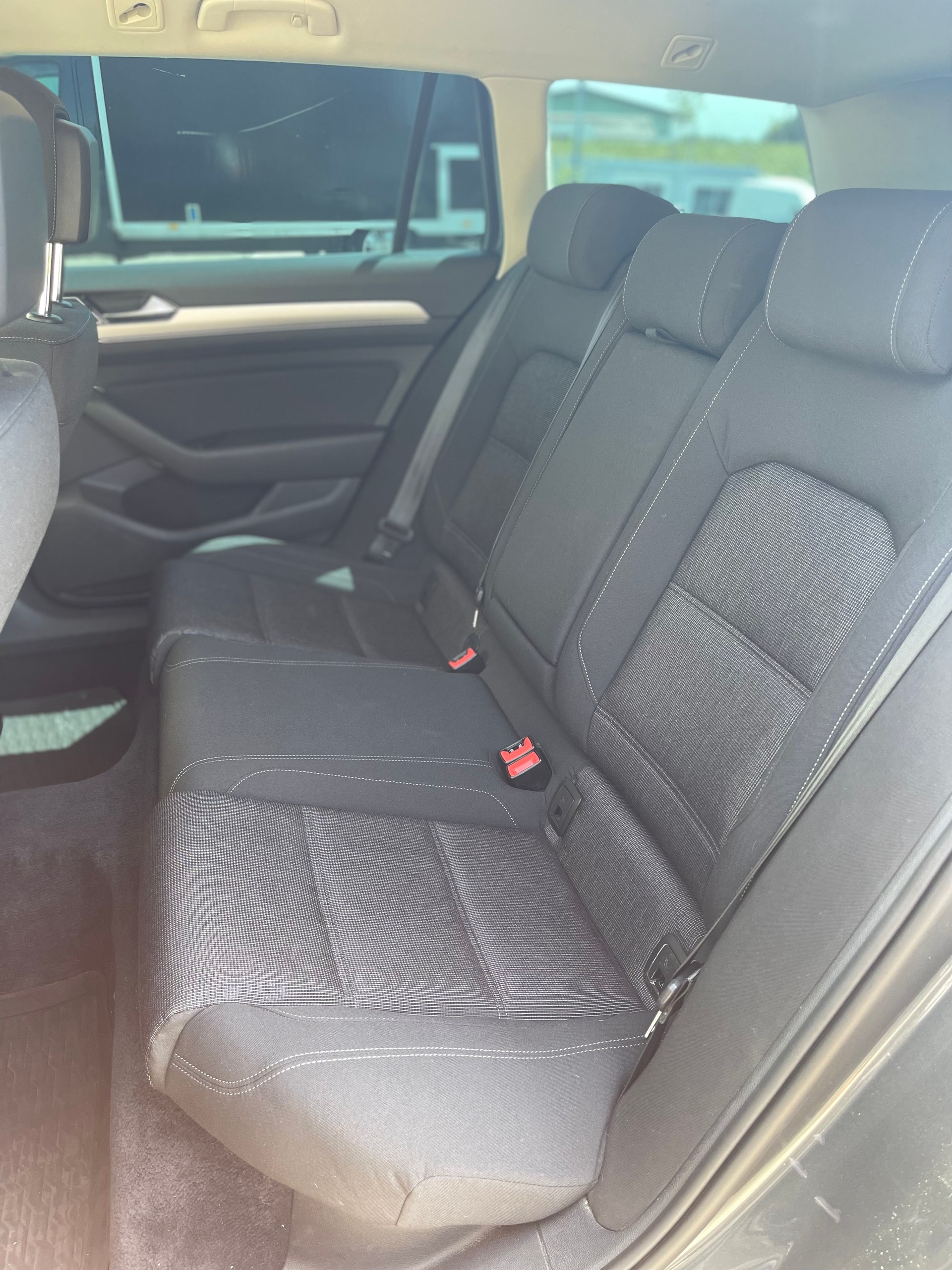 VW Passat Variant 2.0 TDI BMT Comfortline DSG 4Motion-image-9