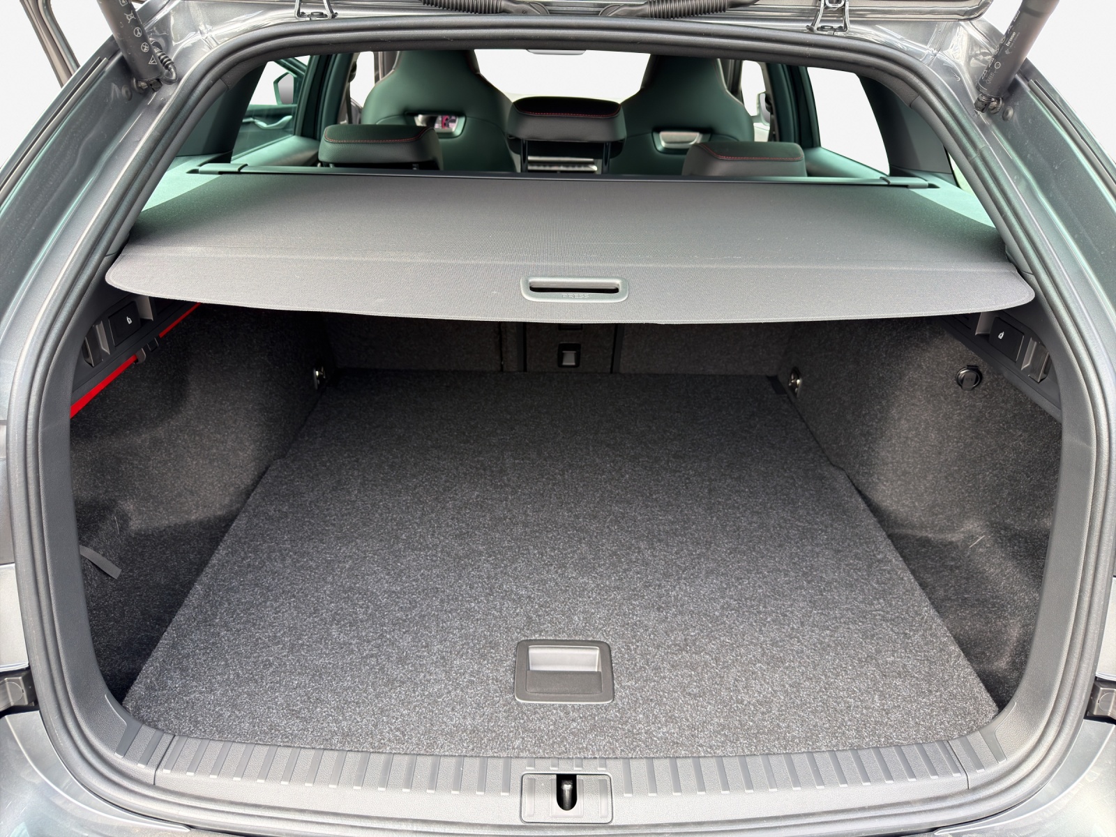 SKODA Octavia Combi 2.0 TSI DSG RS 30 Years Edition-image-12
