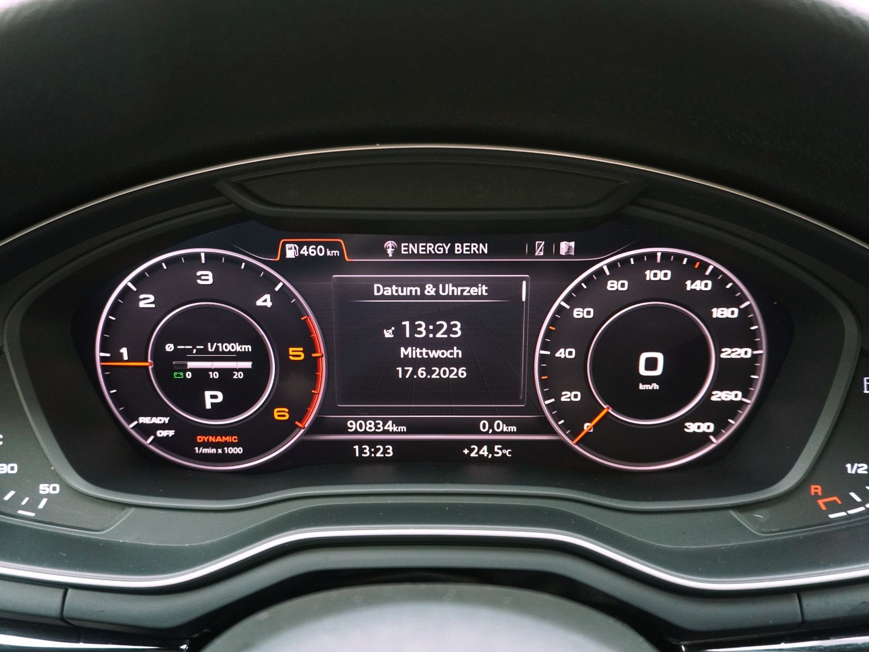 AUDI A4 Avant 2.0 TDI S line quattro S-Tronic-image-15