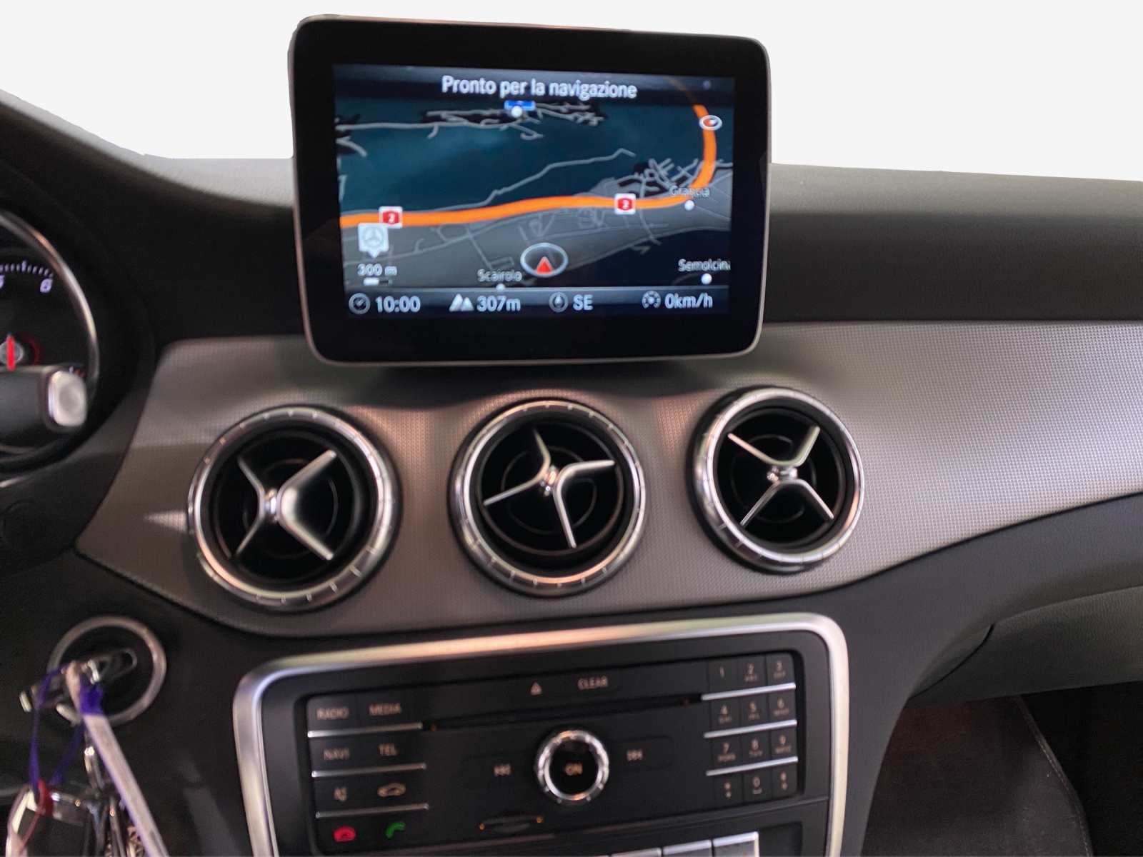 MERCEDES-BENZ CLA 200 Night Star 7G-DCT-image-10