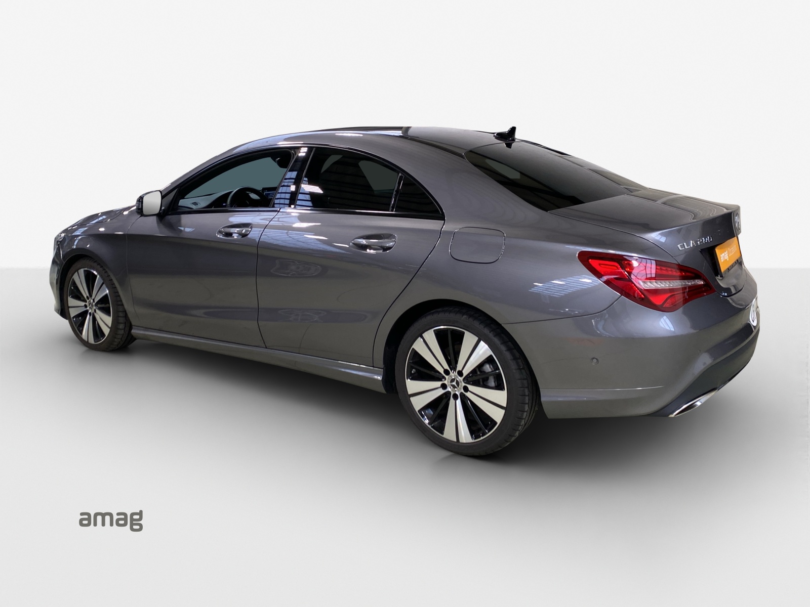 MERCEDES-BENZ CLA 200 Night Star 7G-DCT-image-2