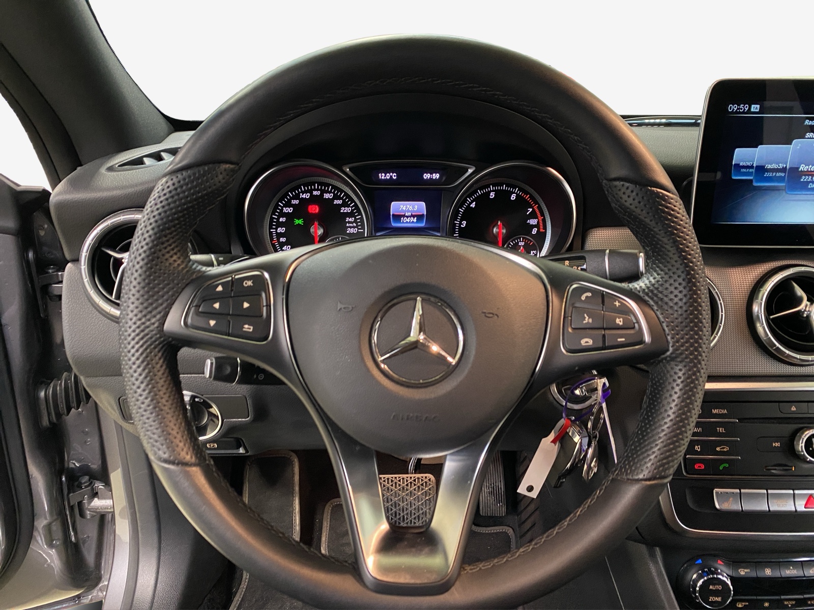 MERCEDES-BENZ CLA 200 Night Star 7G-DCT-image-9