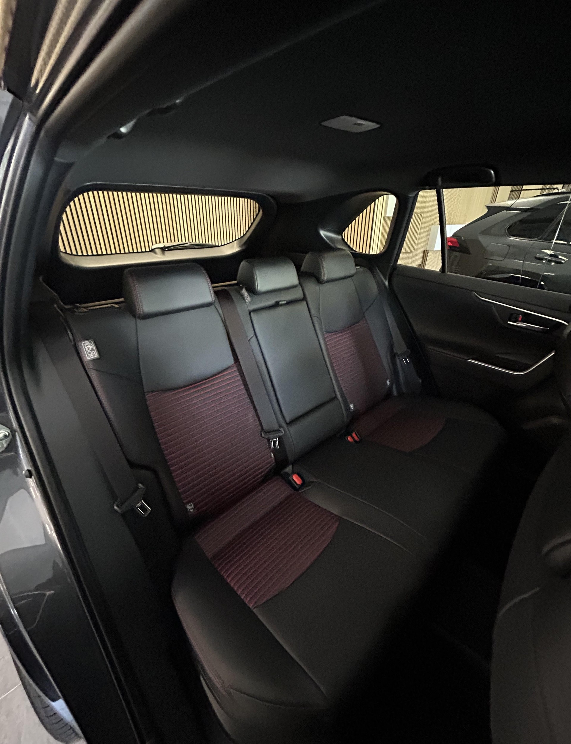 SUZUKI Across 2.5 PHEV Compact Top 4x4-image-17