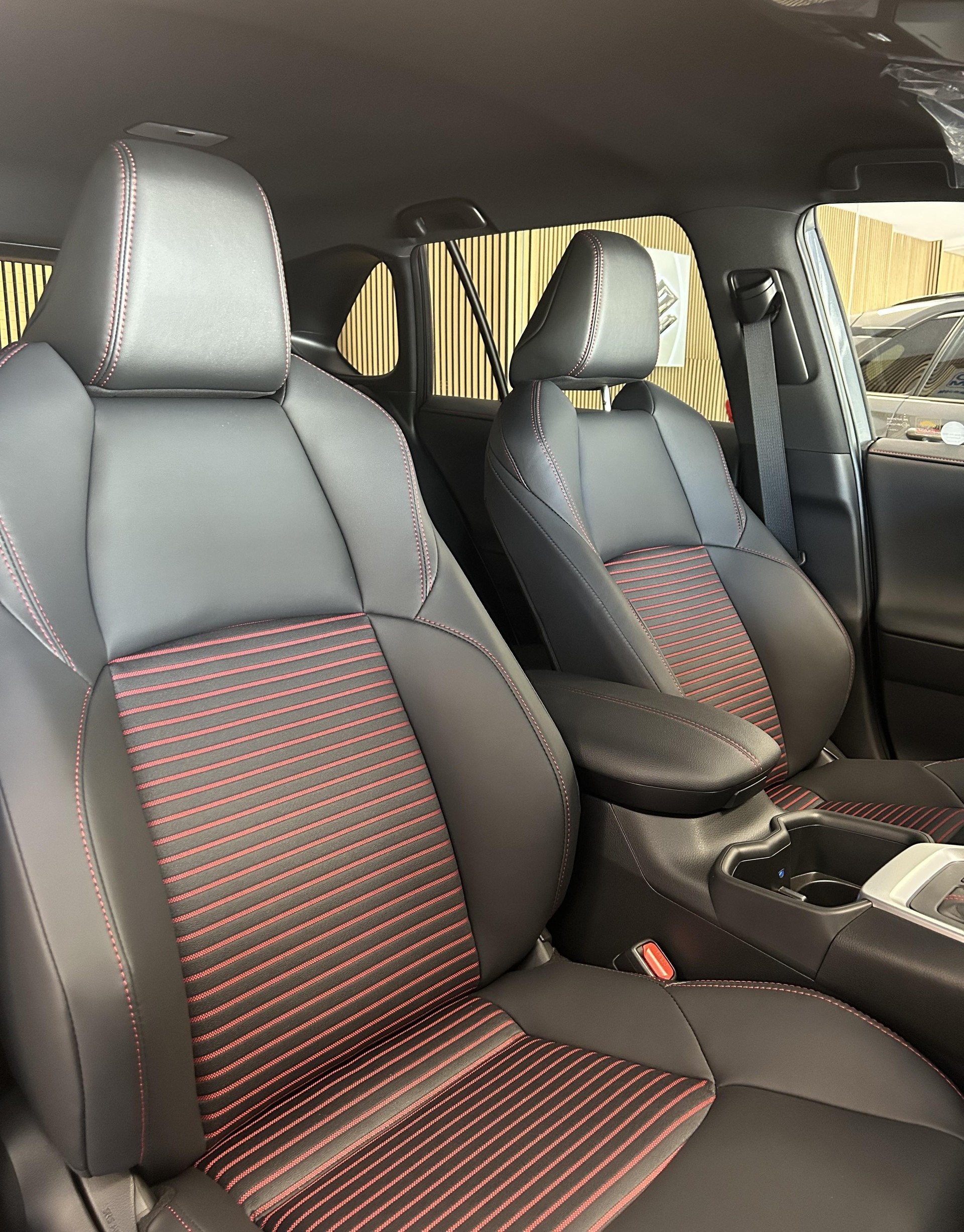 SUZUKI Across 2.5 PHEV Compact Top 4x4-image-15