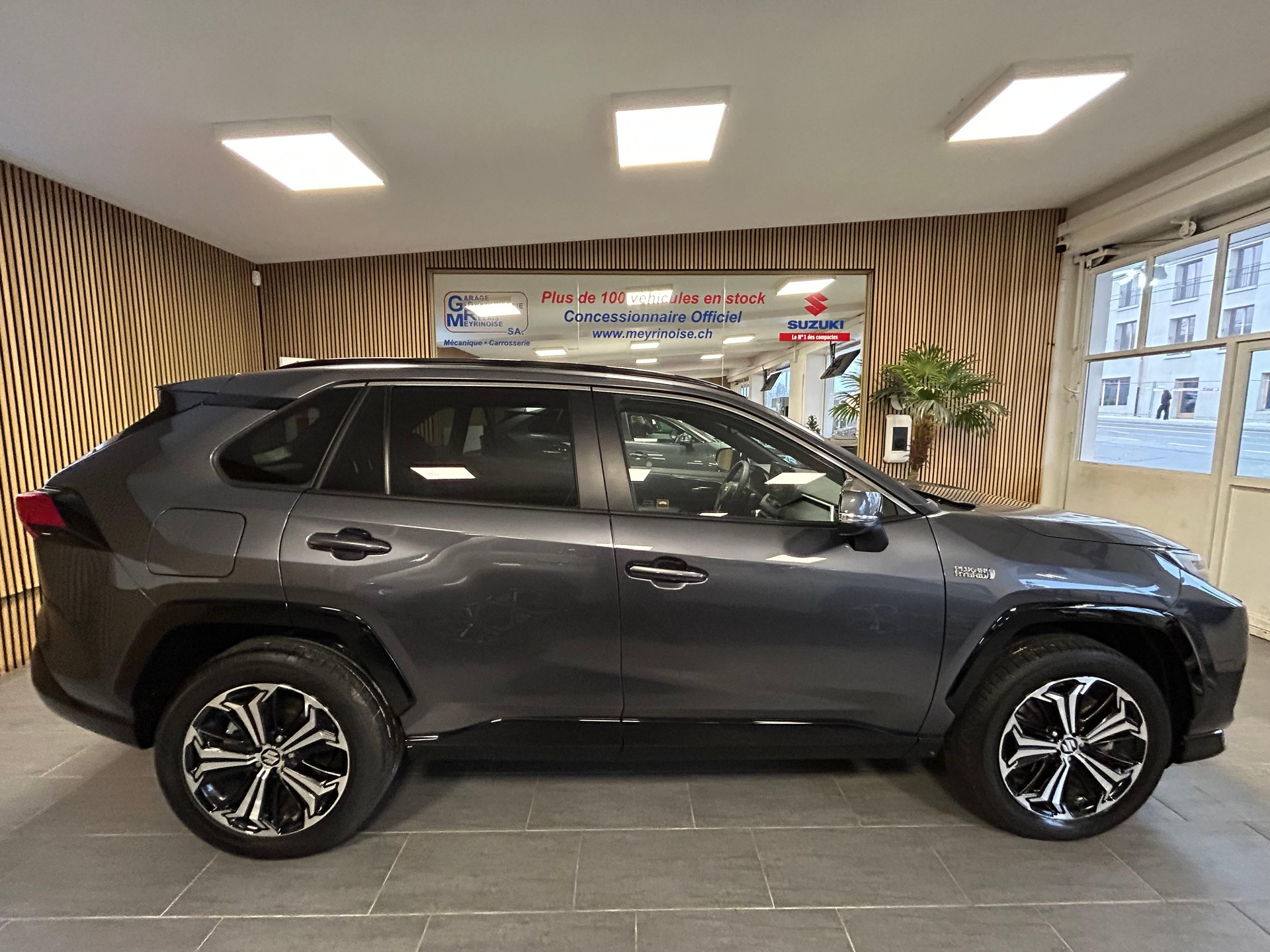 SUZUKI Across 2.5 PHEV Compact Top 4x4-image-0