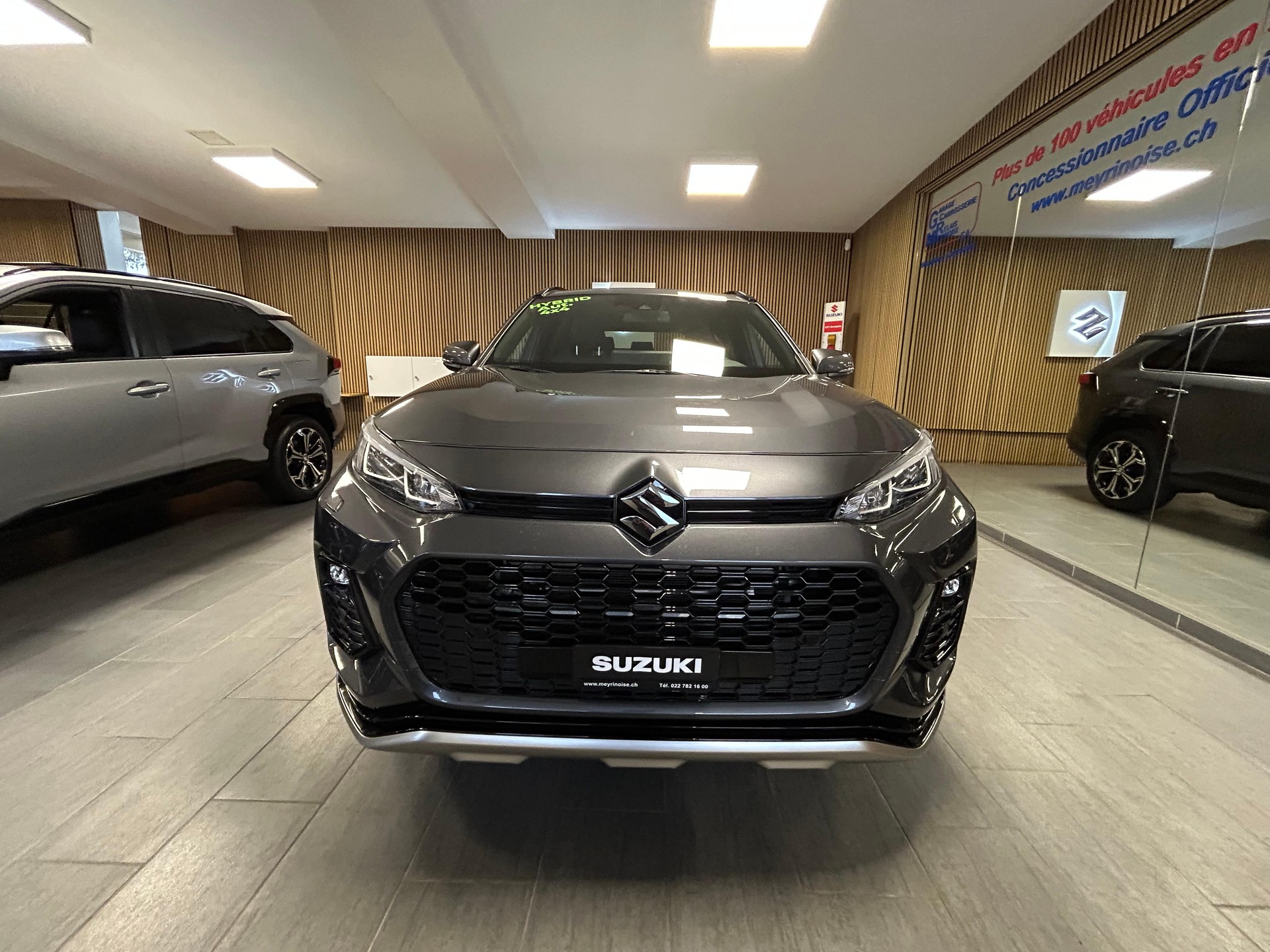 SUZUKI Across 2.5 PHEV Compact Top 4x4-image-3
