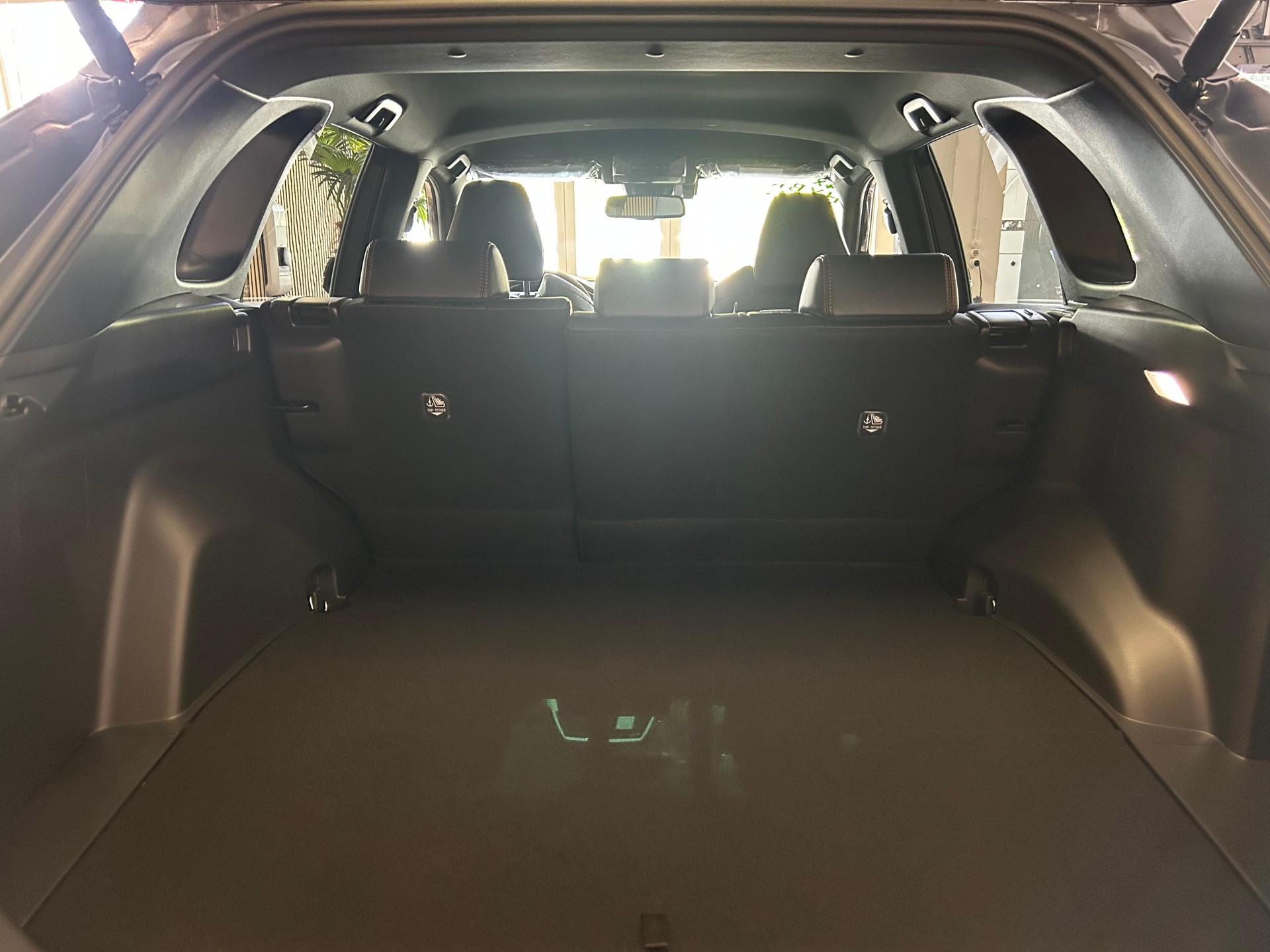 SUZUKI Across 2.5 PHEV Compact Top 4x4-image-18