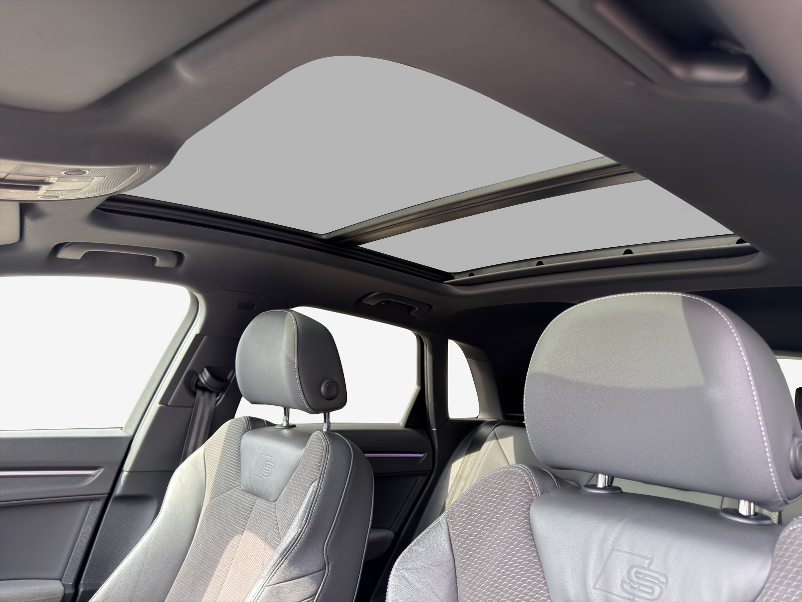 AUDI Q3 35 TFSI S line-image-14