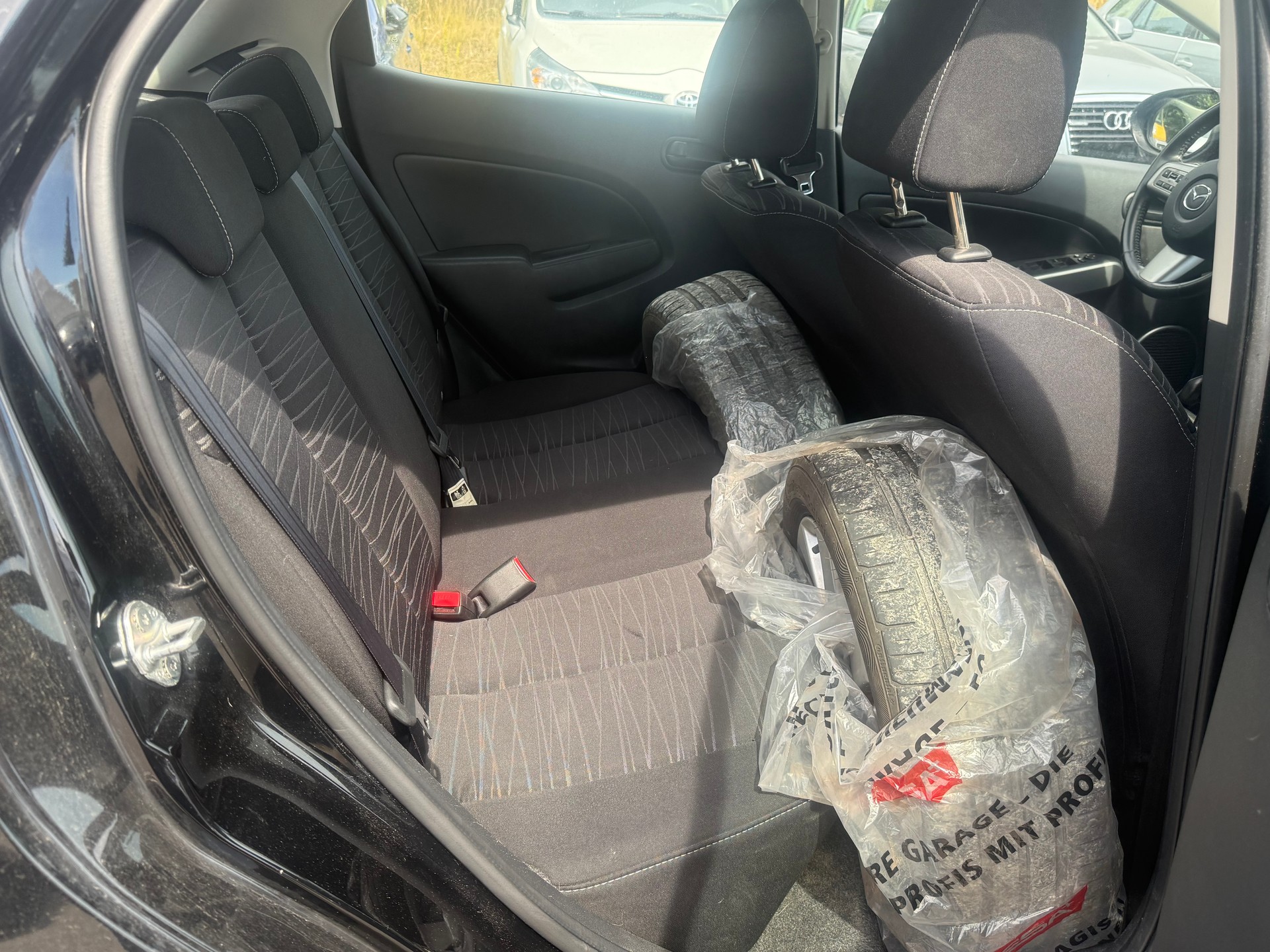 MAZDA 2 1.3i 16V Exclusive-image-12