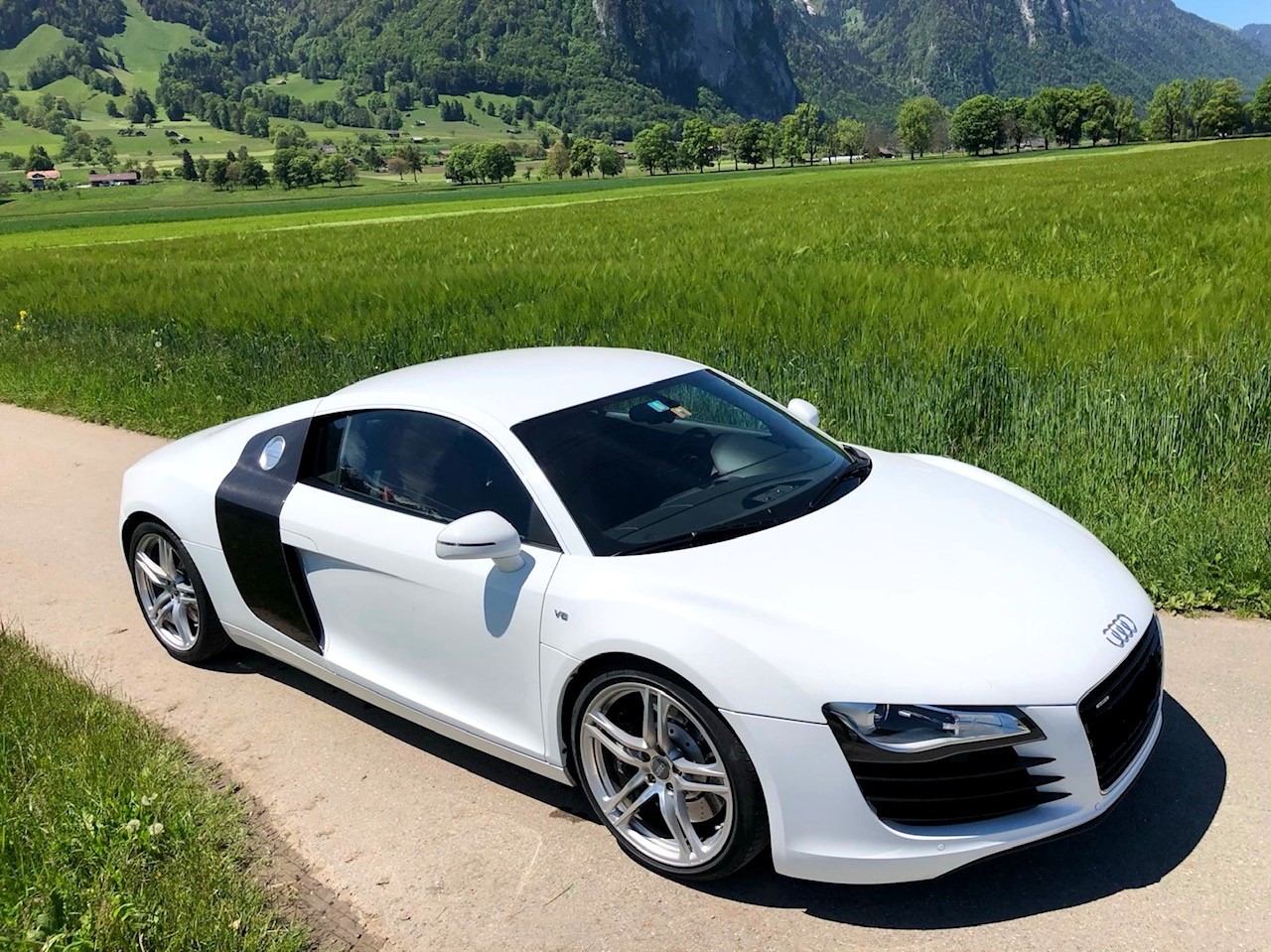 AUDI 4.2 FSI V8 quattro R-Tronic-image-0
