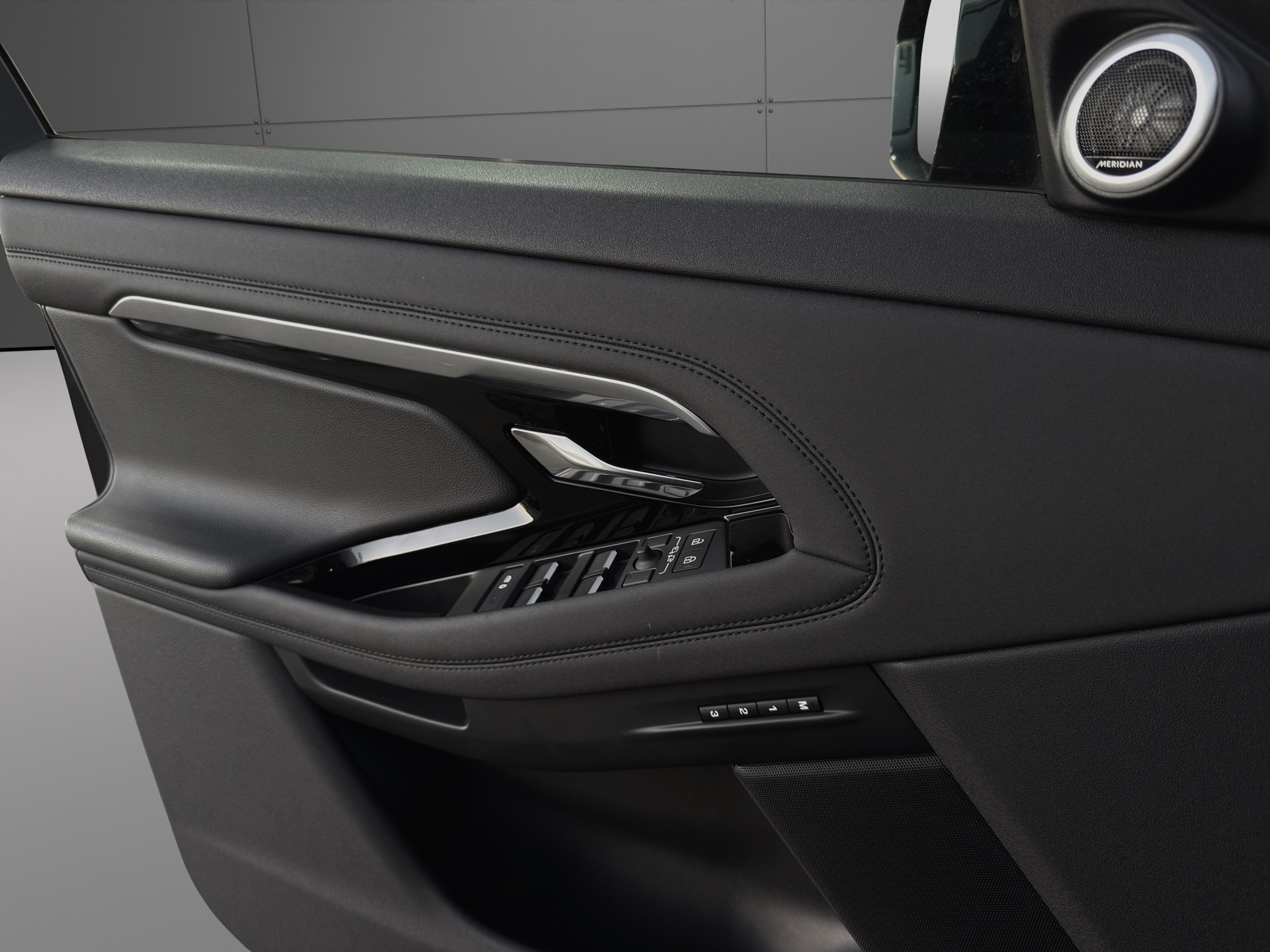 LAND ROVER Range Rover Evoque R-Dynamic P 200 SE AT9 Black-image-14