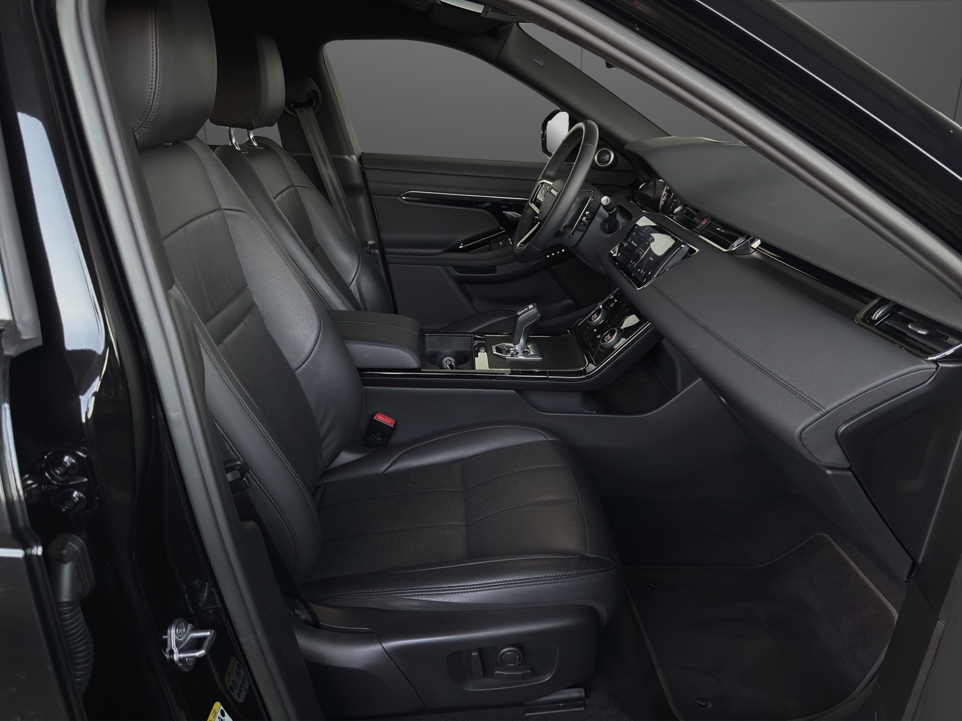 LAND ROVER Range Rover Evoque R-Dynamic P 200 SE AT9 Black-image-7
