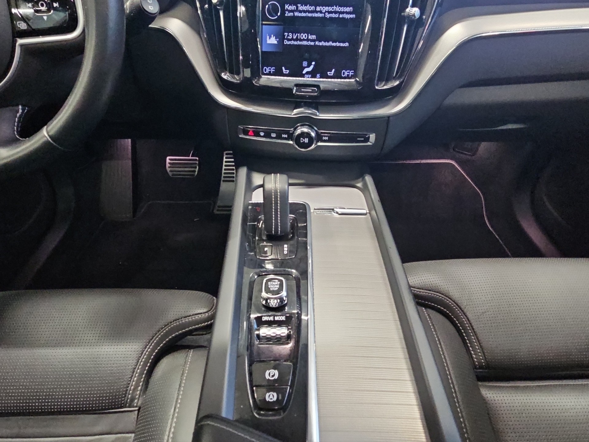 VOLVO XC60 2.0 T6 TE R-Design eAWD-image-12