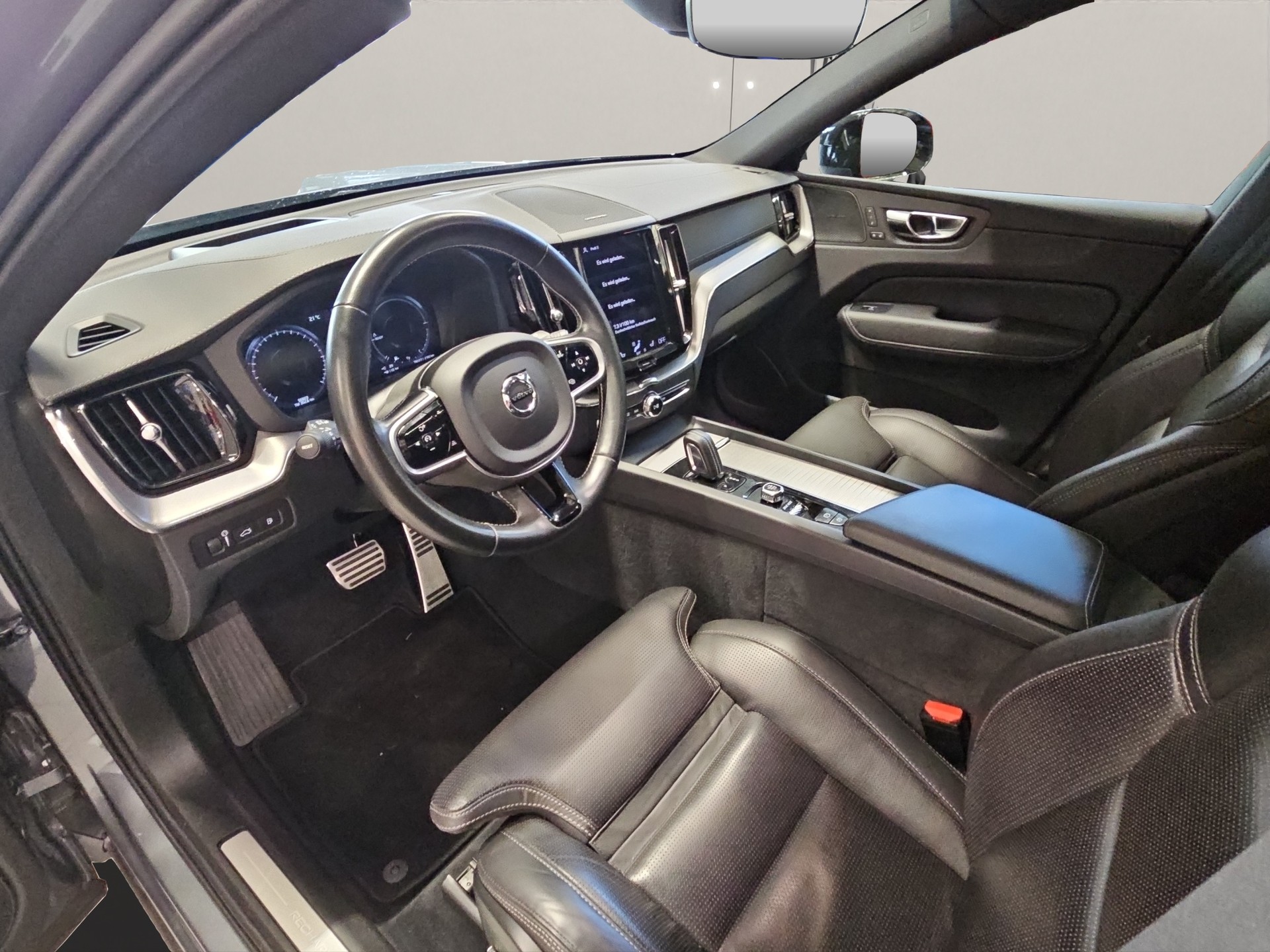 VOLVO XC60 2.0 T6 TE R-Design eAWD-image-8