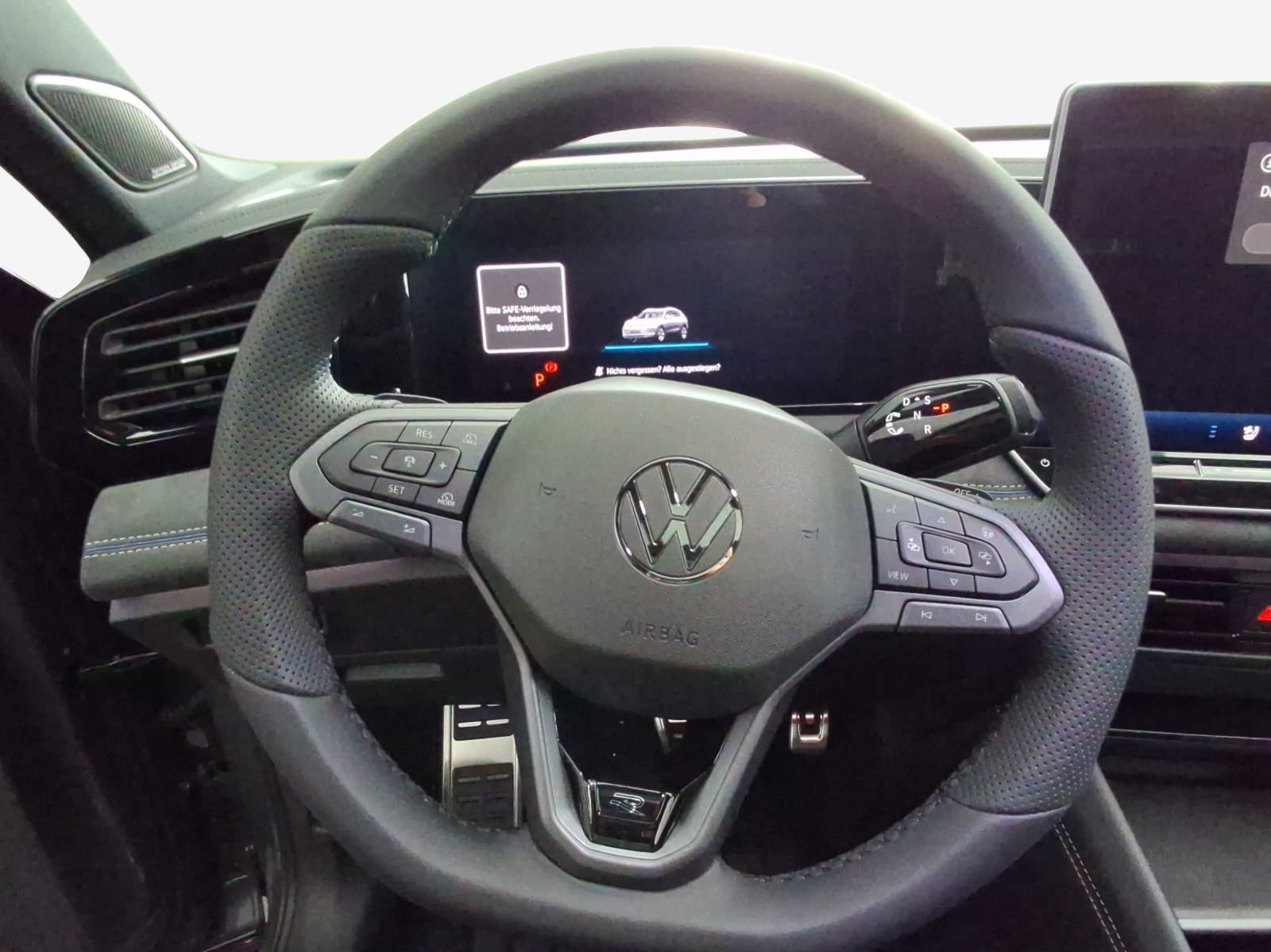 VW Tiguan 2.0 TDI SCR R-Line 4Motion DSG-image-9