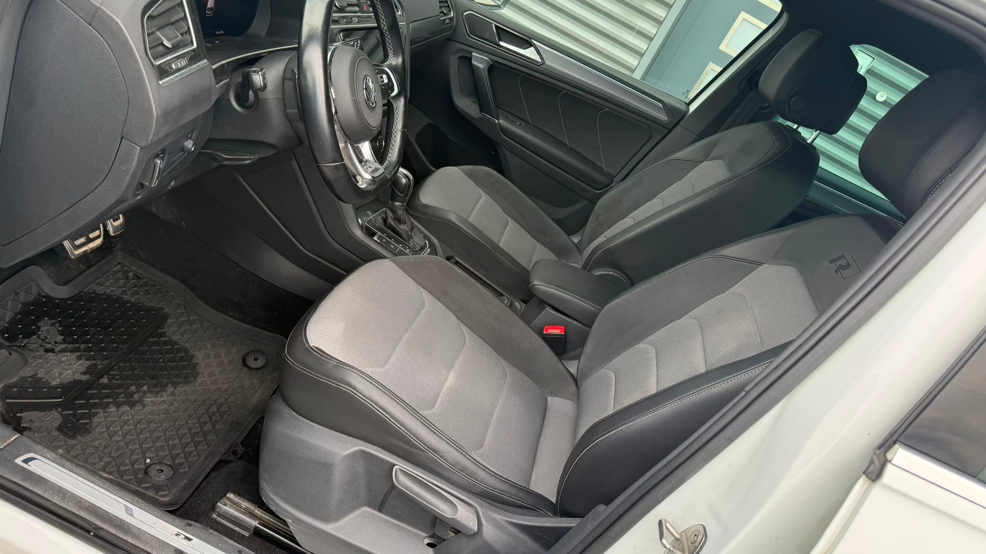 VW Tiguan 2.0TSI 4Motion DSG RL-image-10