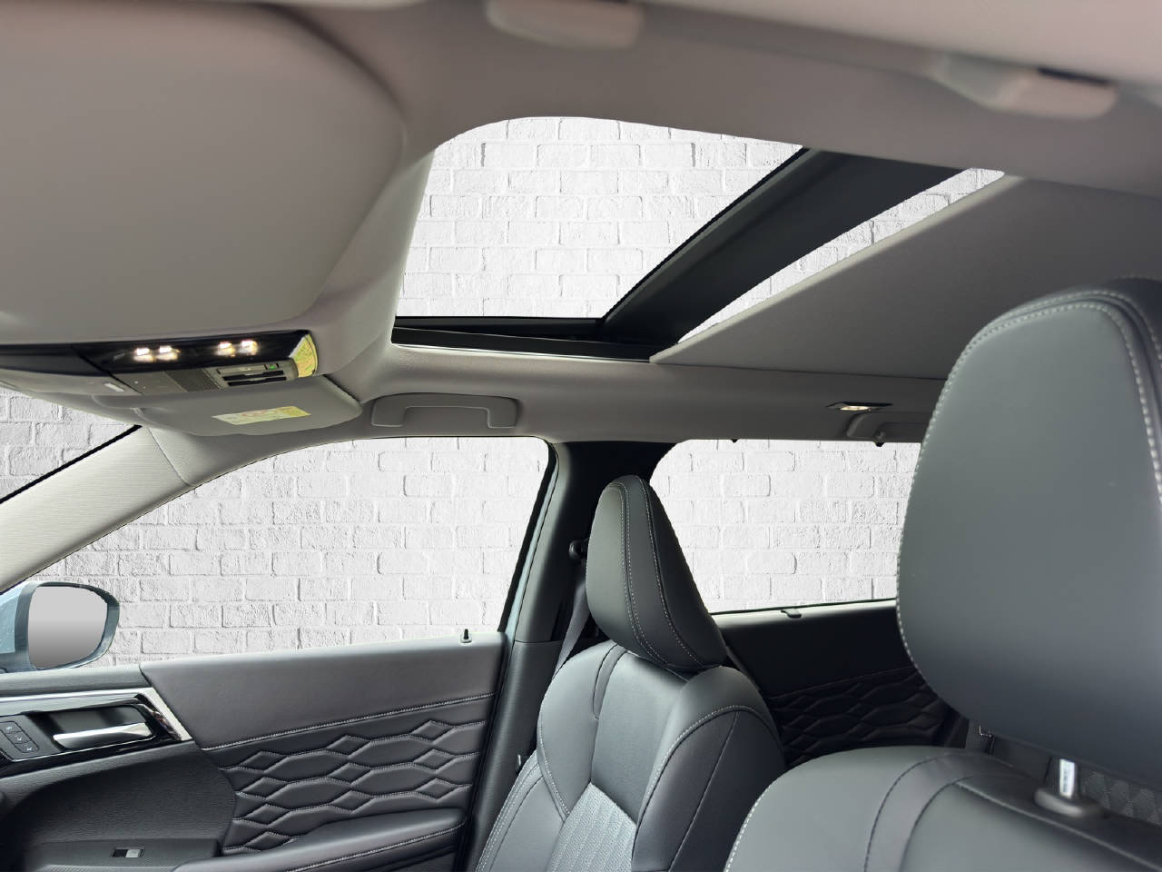 MITSUBISHI Outlander 2.4 PHEV Instyle 4x4-image-7