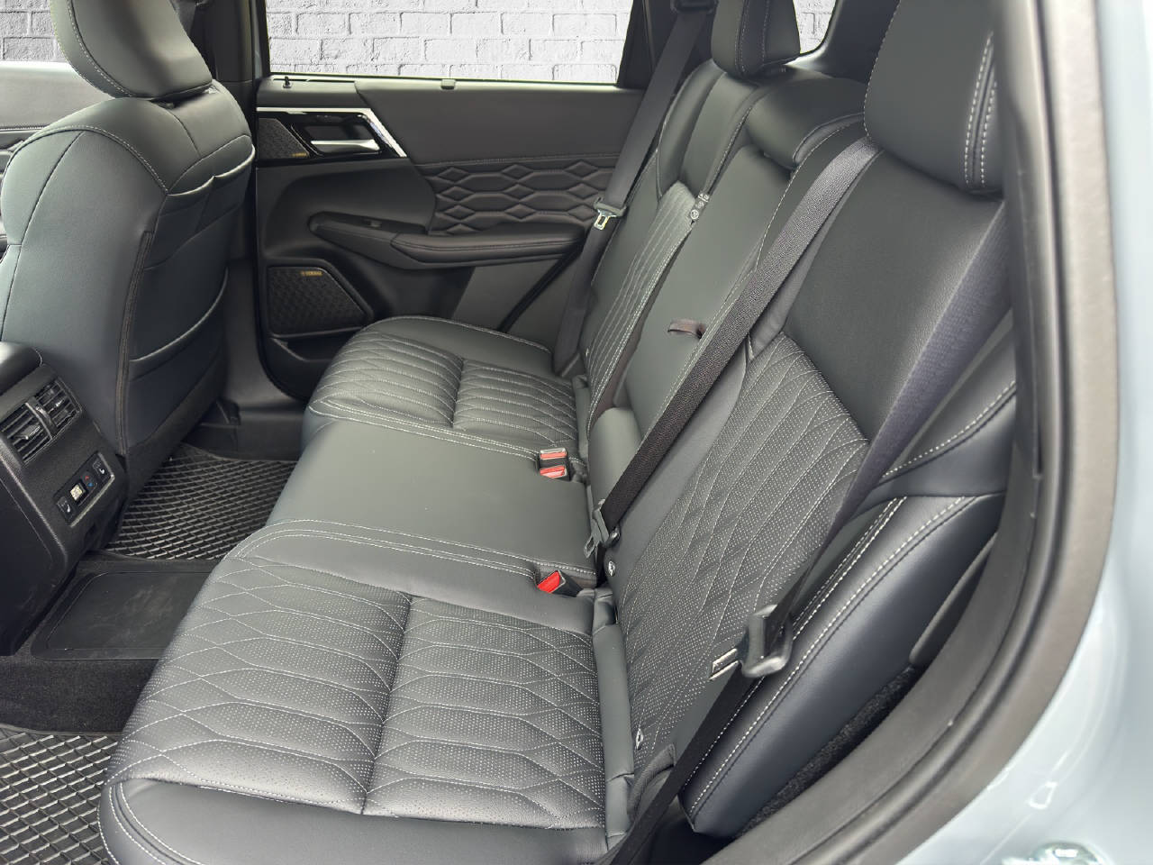 MITSUBISHI Outlander 2.4 PHEV Instyle 4x4-image-8