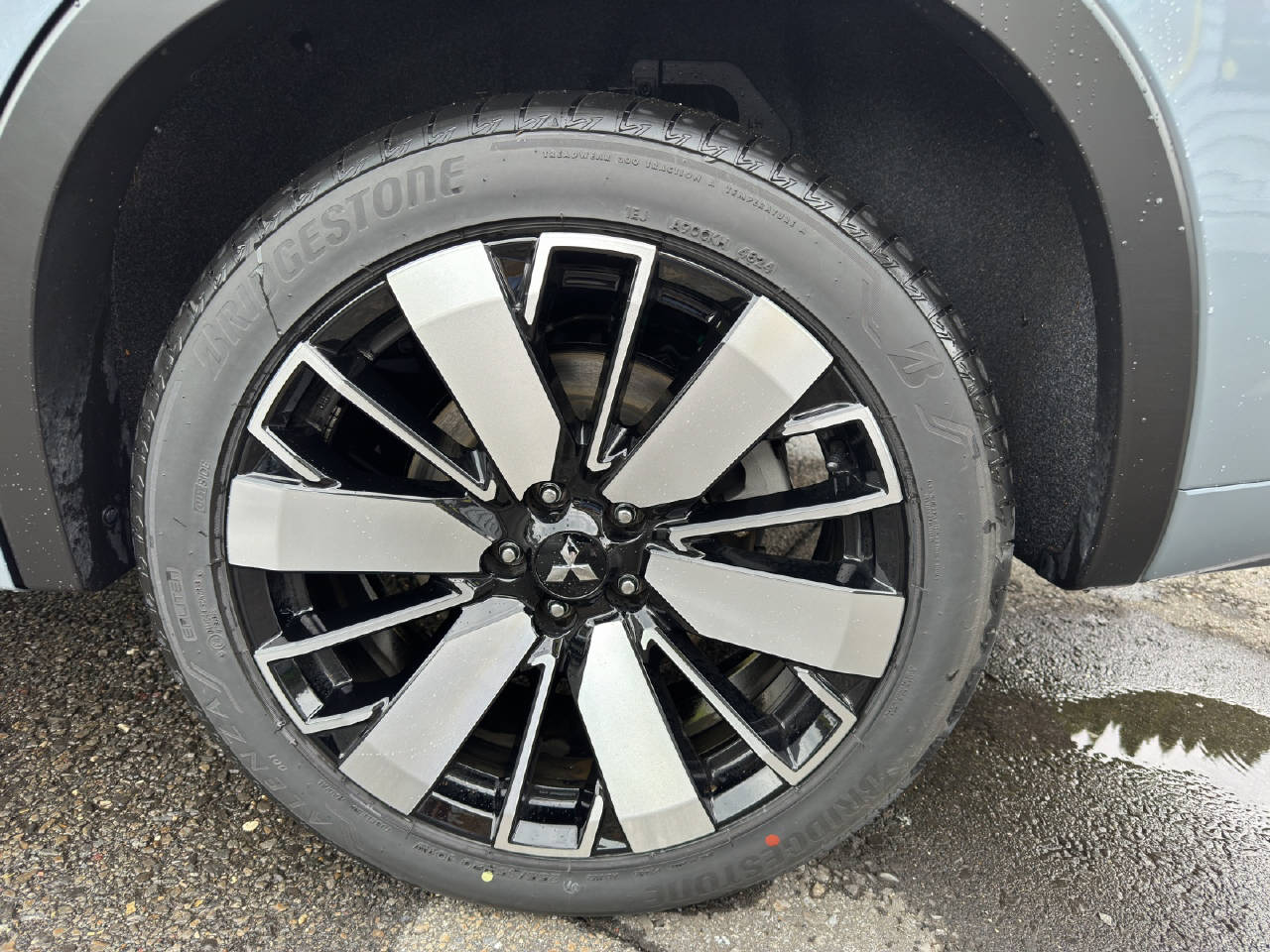 MITSUBISHI Outlander 2.4 PHEV Instyle 4x4-image-13
