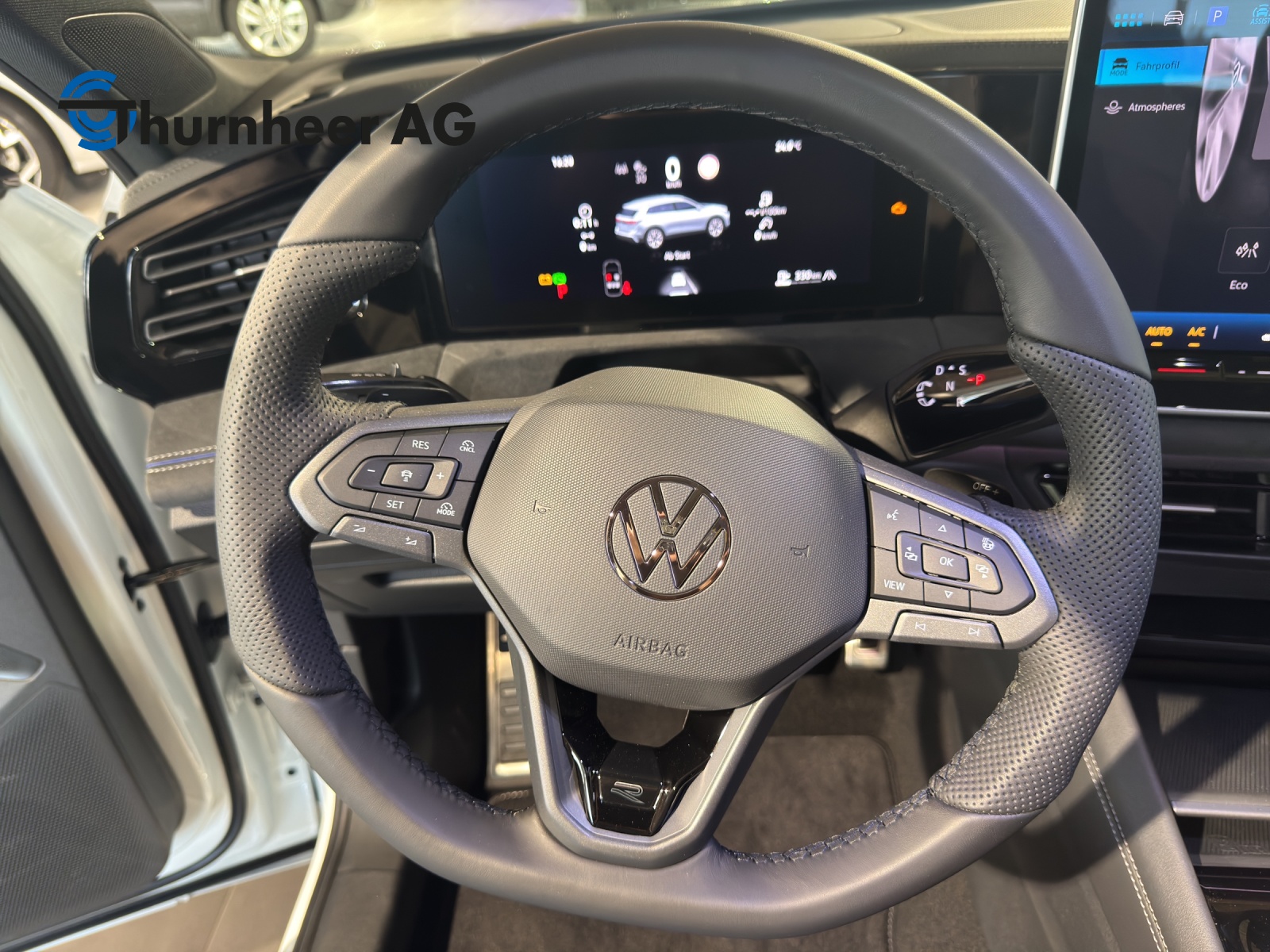 VW Tiguan 2.0 TSI United DSG 4Motion-image-8